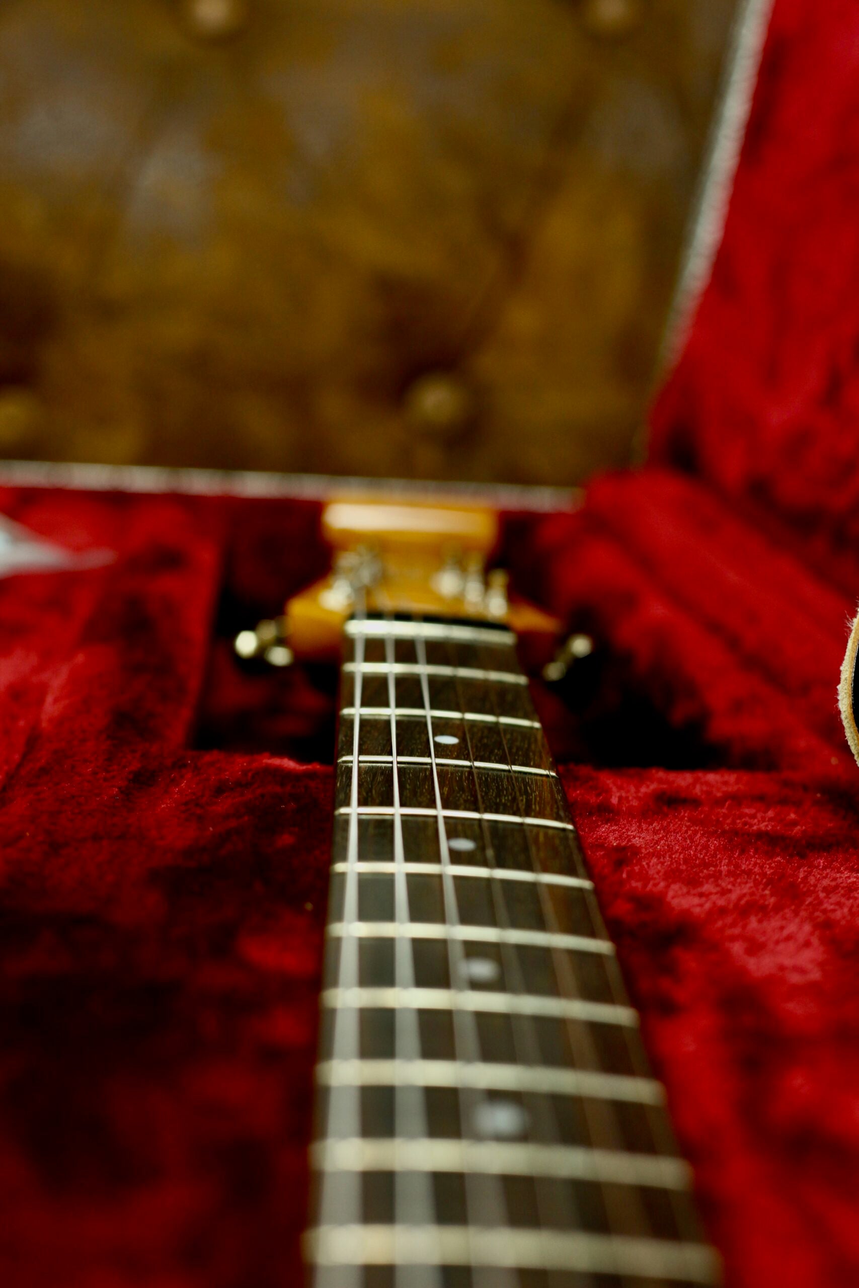 Burns “The Legend” Hank Marvin Signature | White