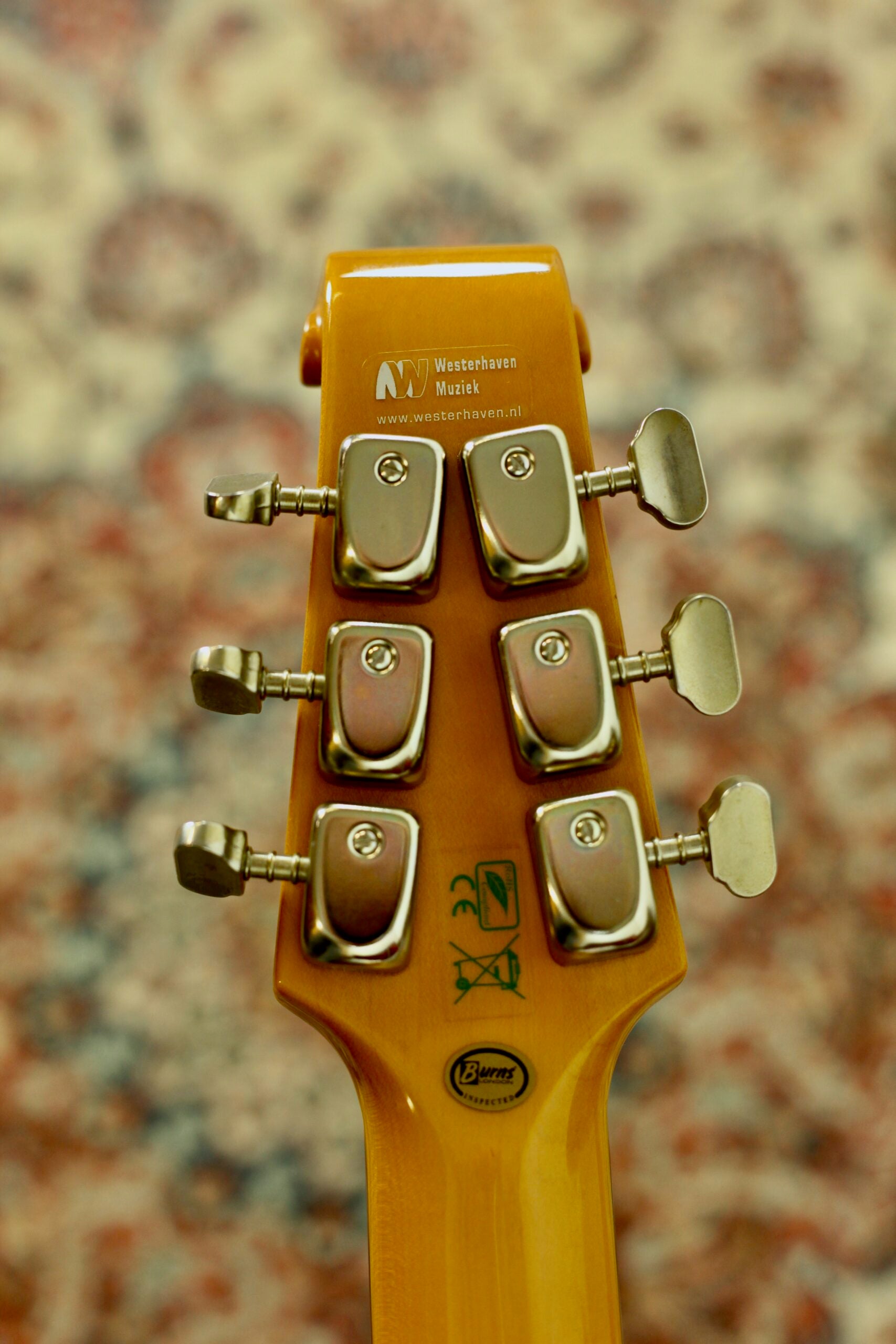 Burns “The Legend” Hank Marvin Signature | White