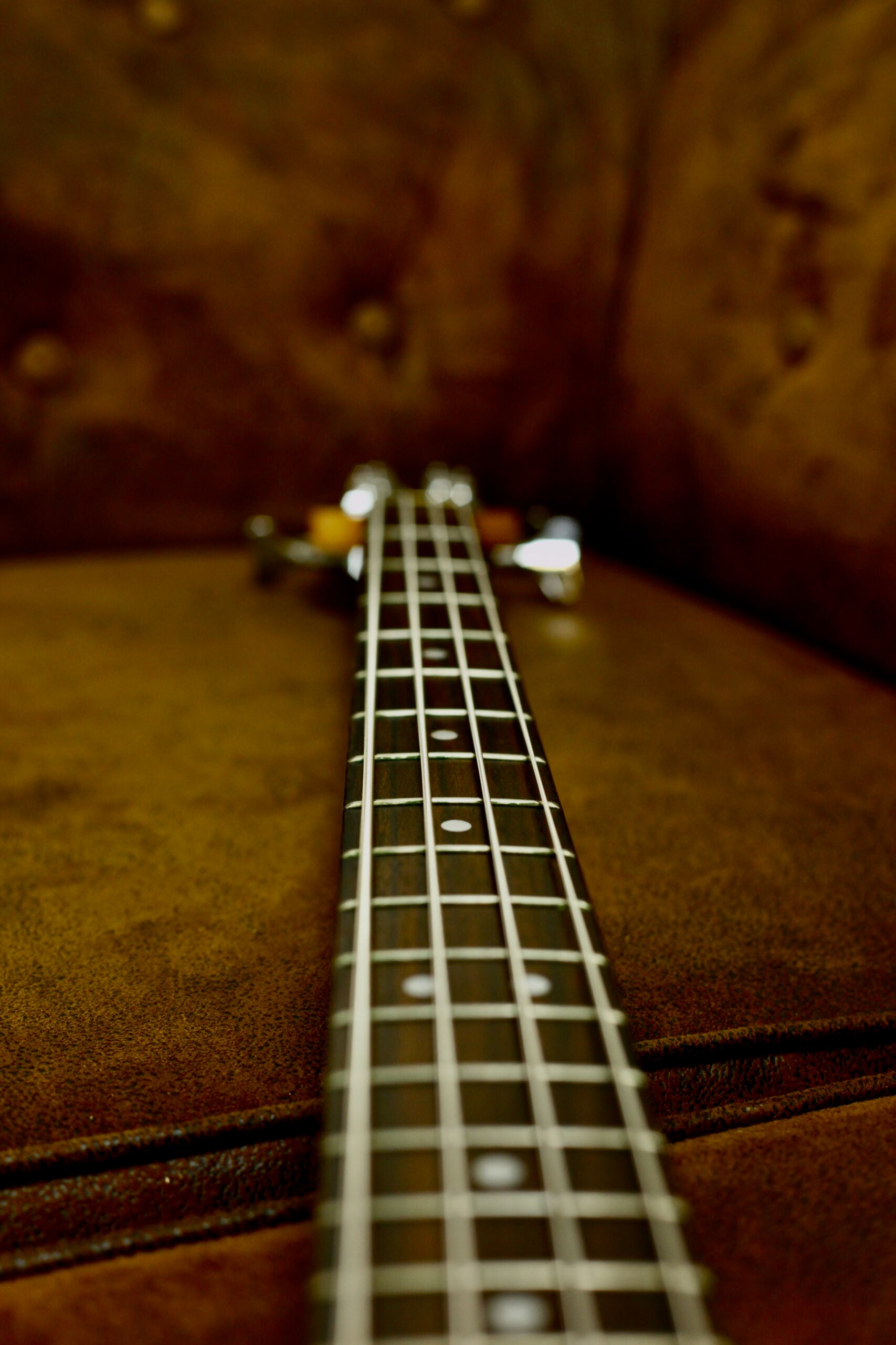 Vantage VP795B 1980/1982 Set Neck | Dark Walnutd