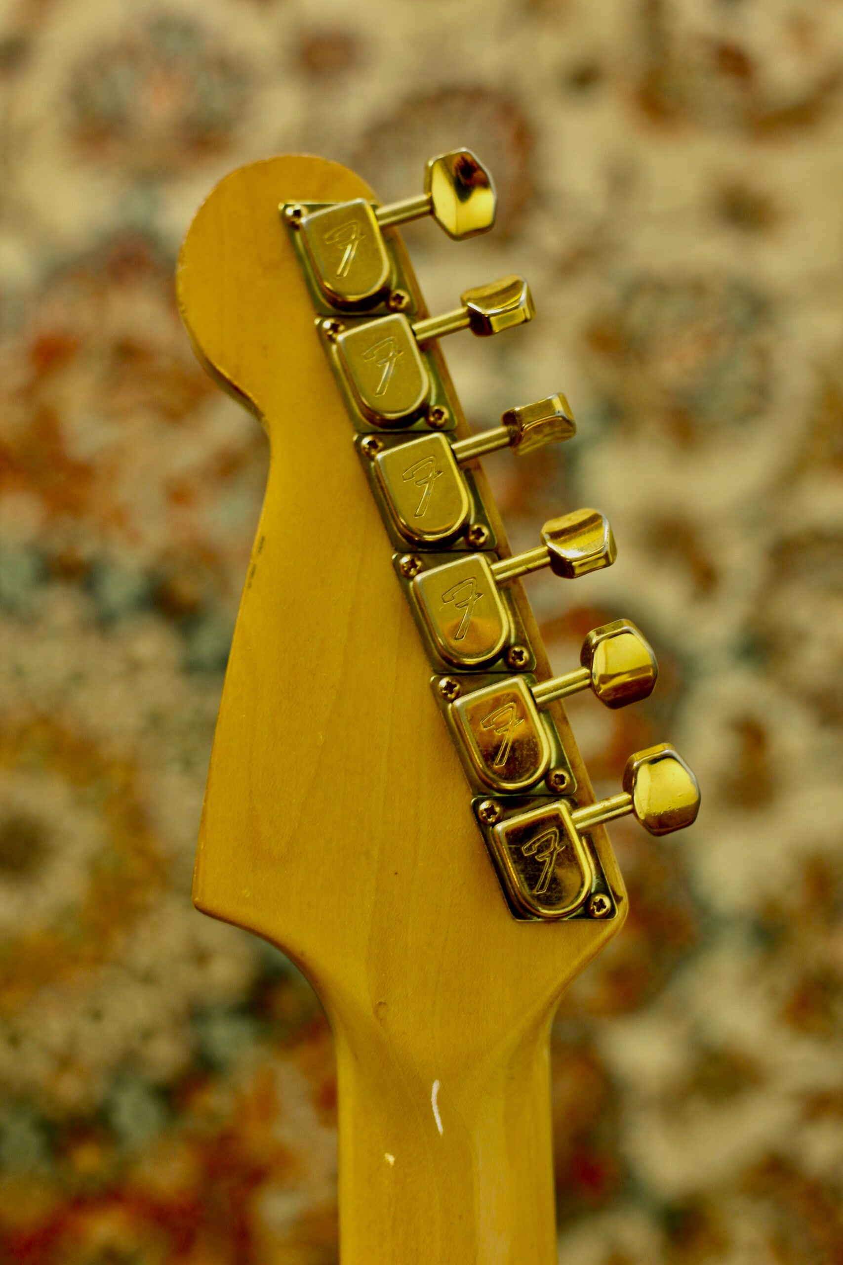 Fender Dan Smith Stratocaster 1981 | Gold Refinished