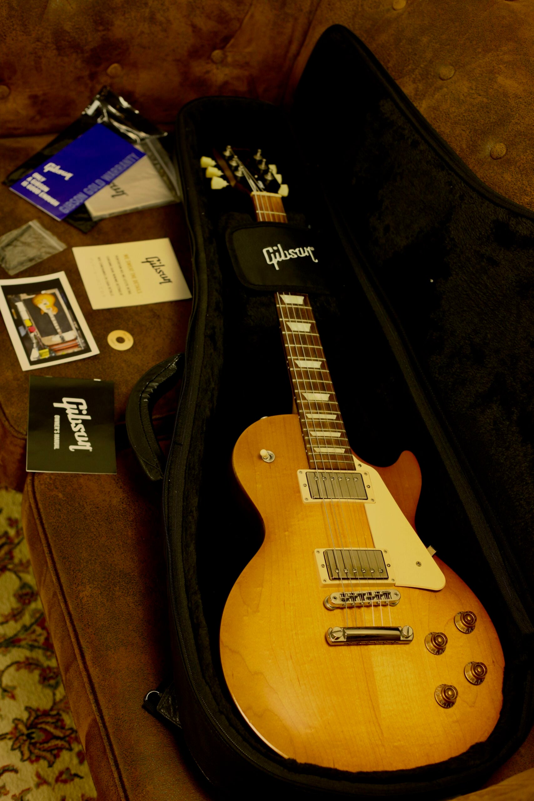Gibson Les Paul Tribute 2022 | Satin Honeyburst