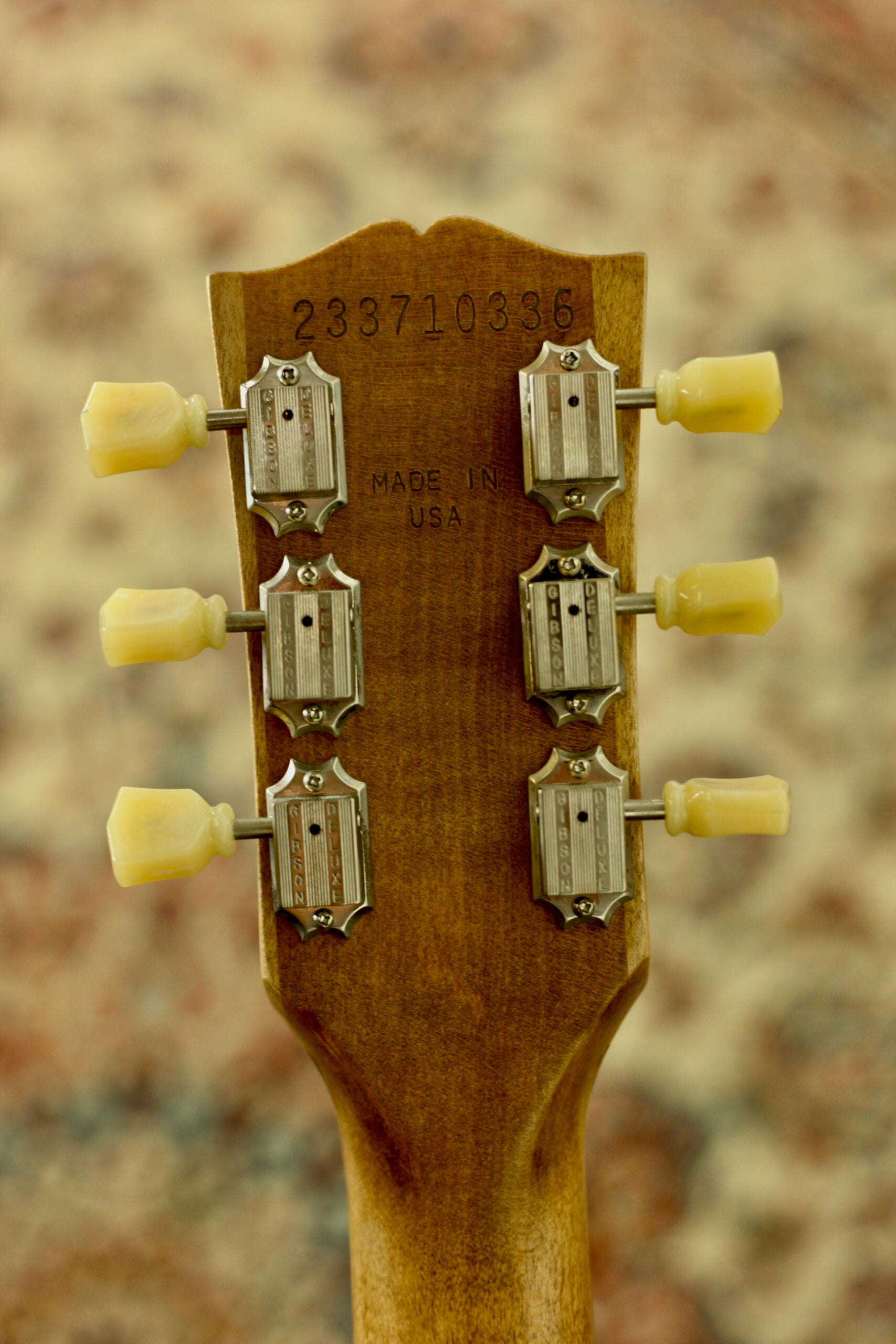 Gibson Les Paul Tribute 2022 | Satin Honeyburst