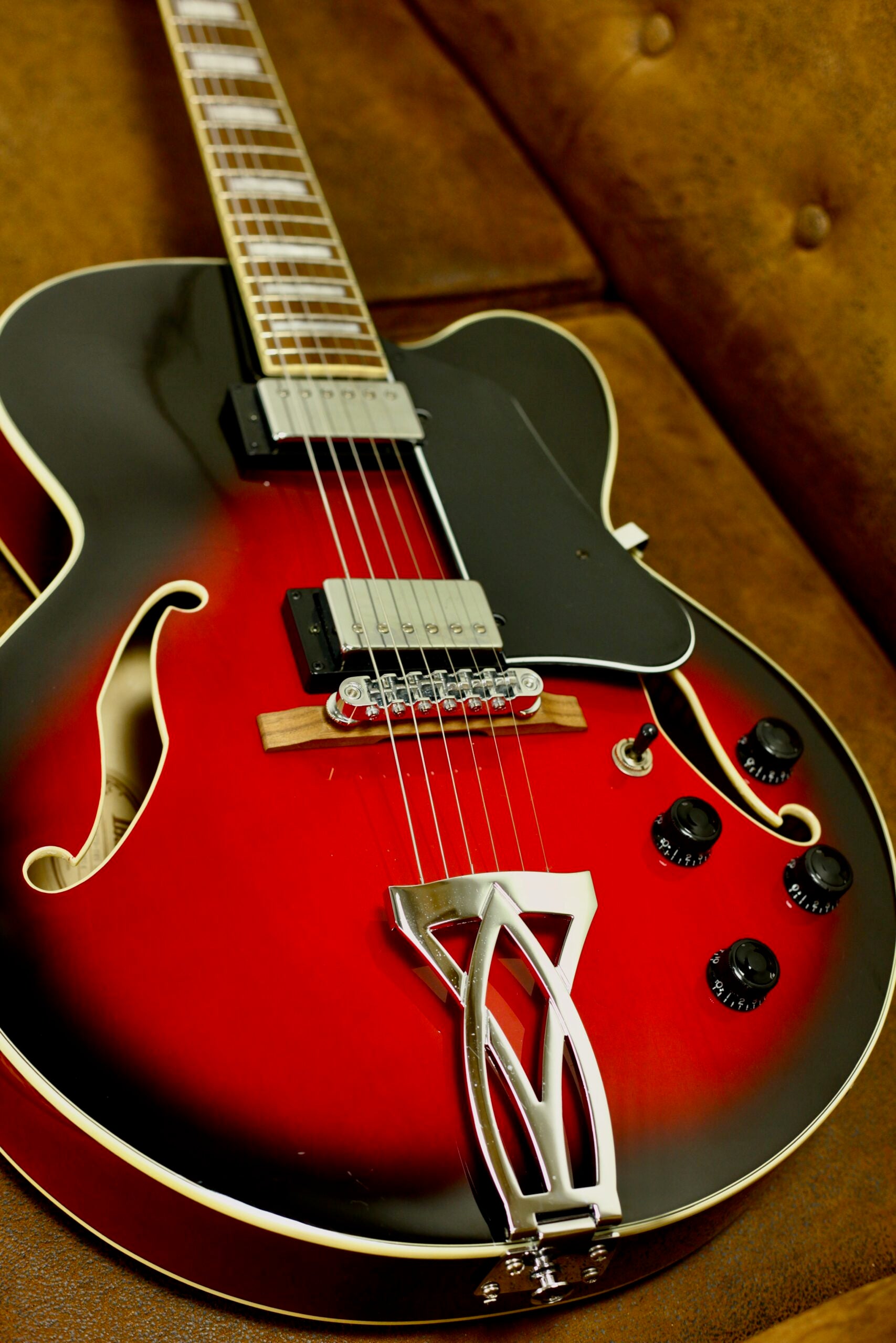 Ibanez Artcore AF75 2022 | Transparent Red Sunburst