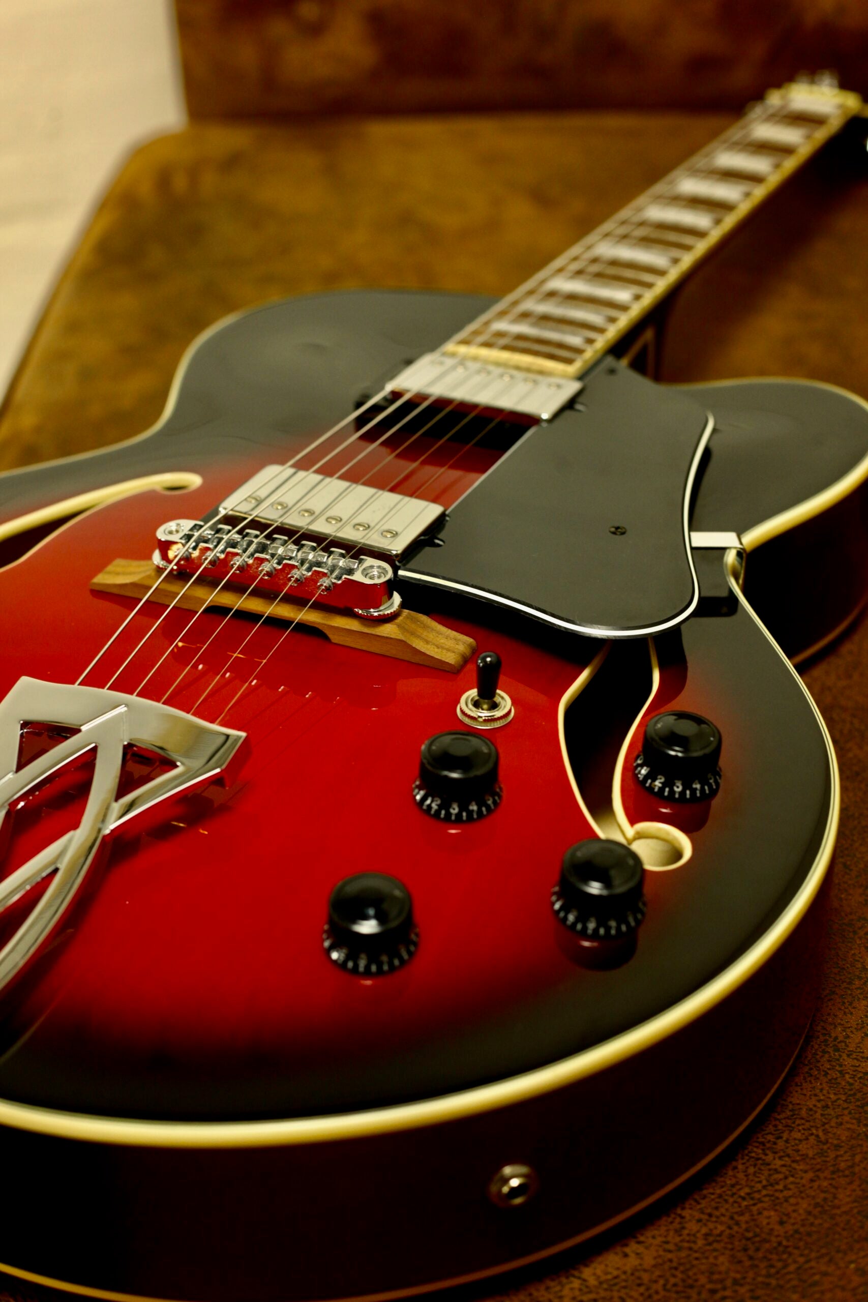 Ibanez Artcore AF75 2022 | Transparent Red Sunburst