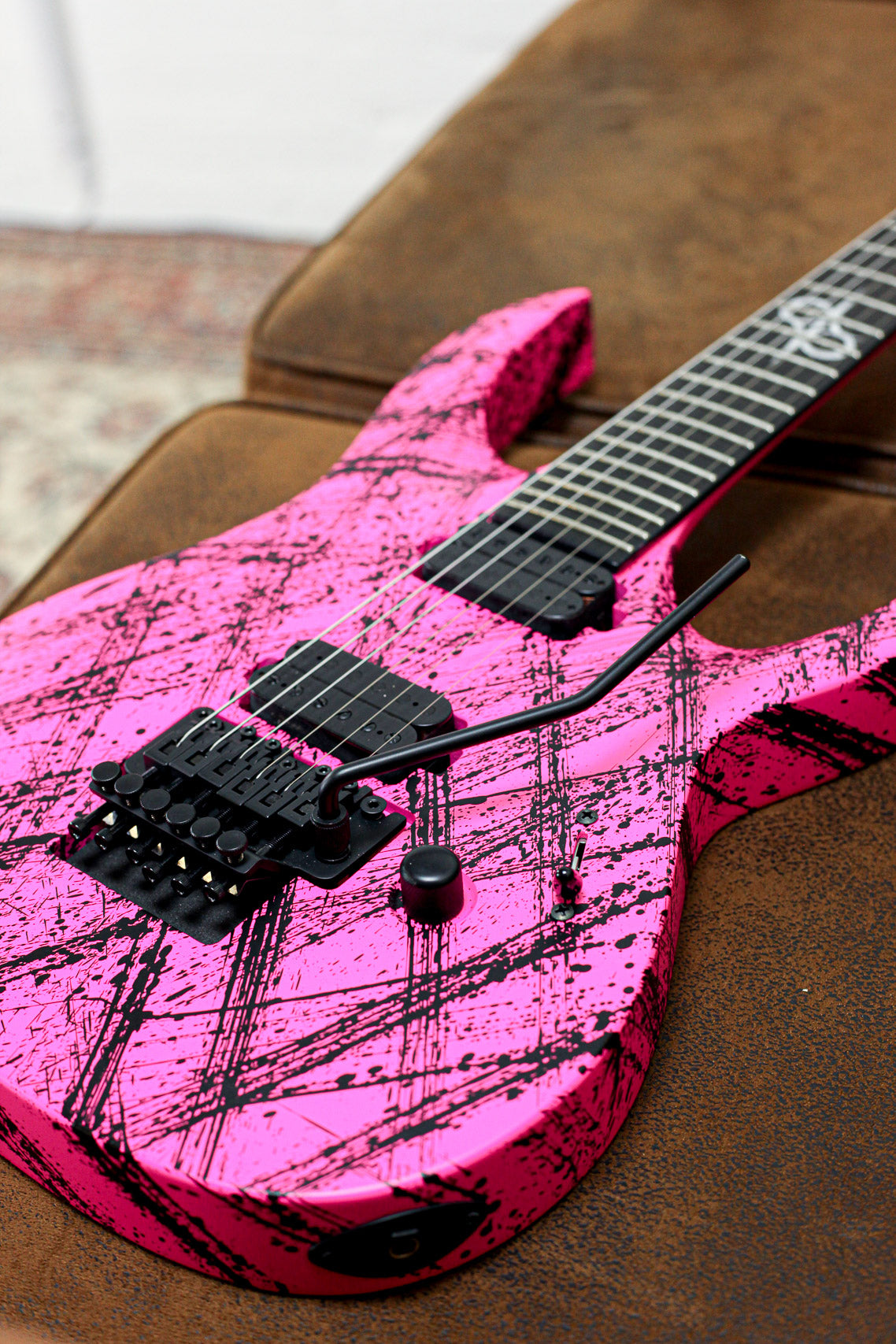 Solar A2.6FRPN Canibalismo | Pink Neon Matte