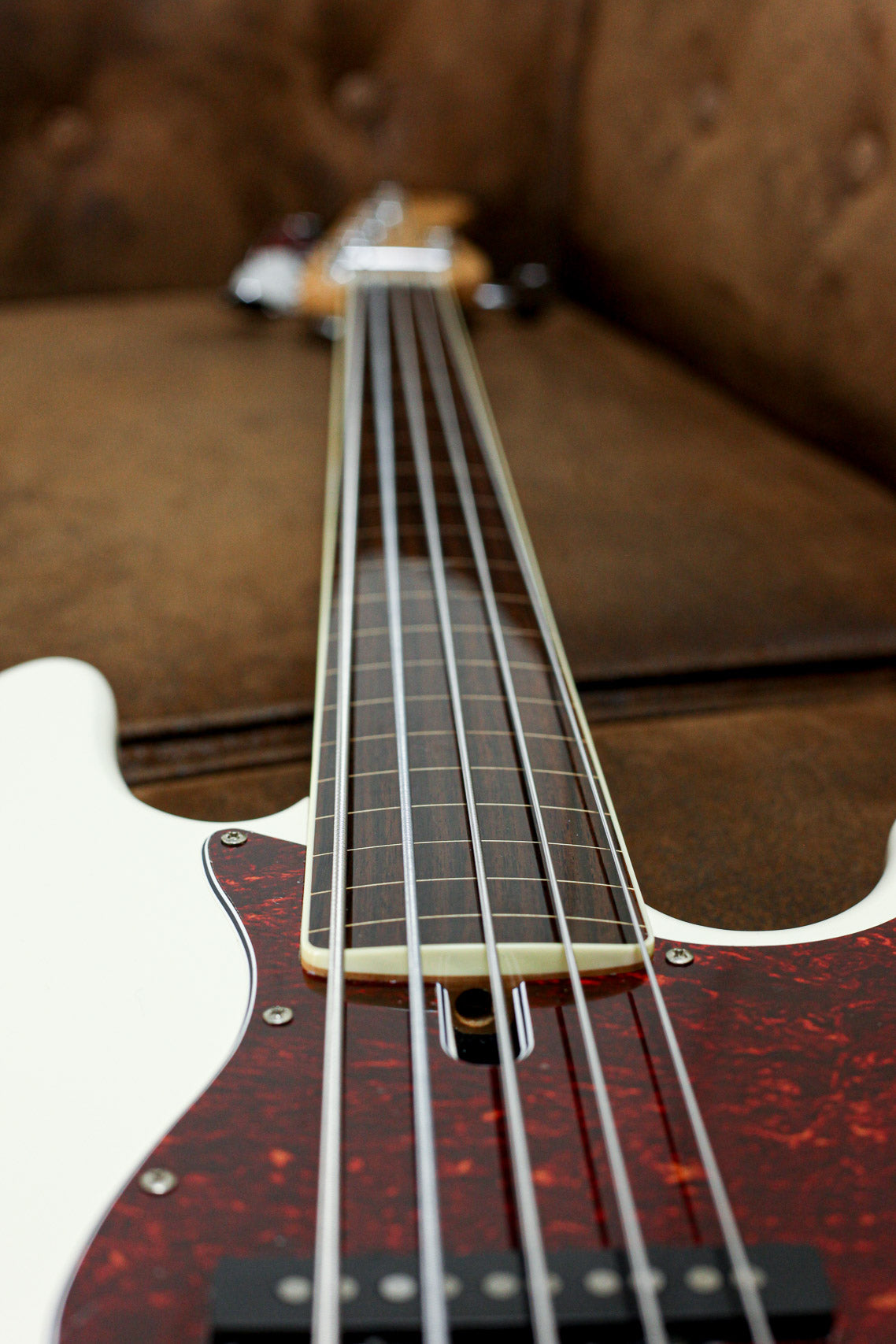 Sire Marcus Miller V7 Active Fretless 2019 | Antique White