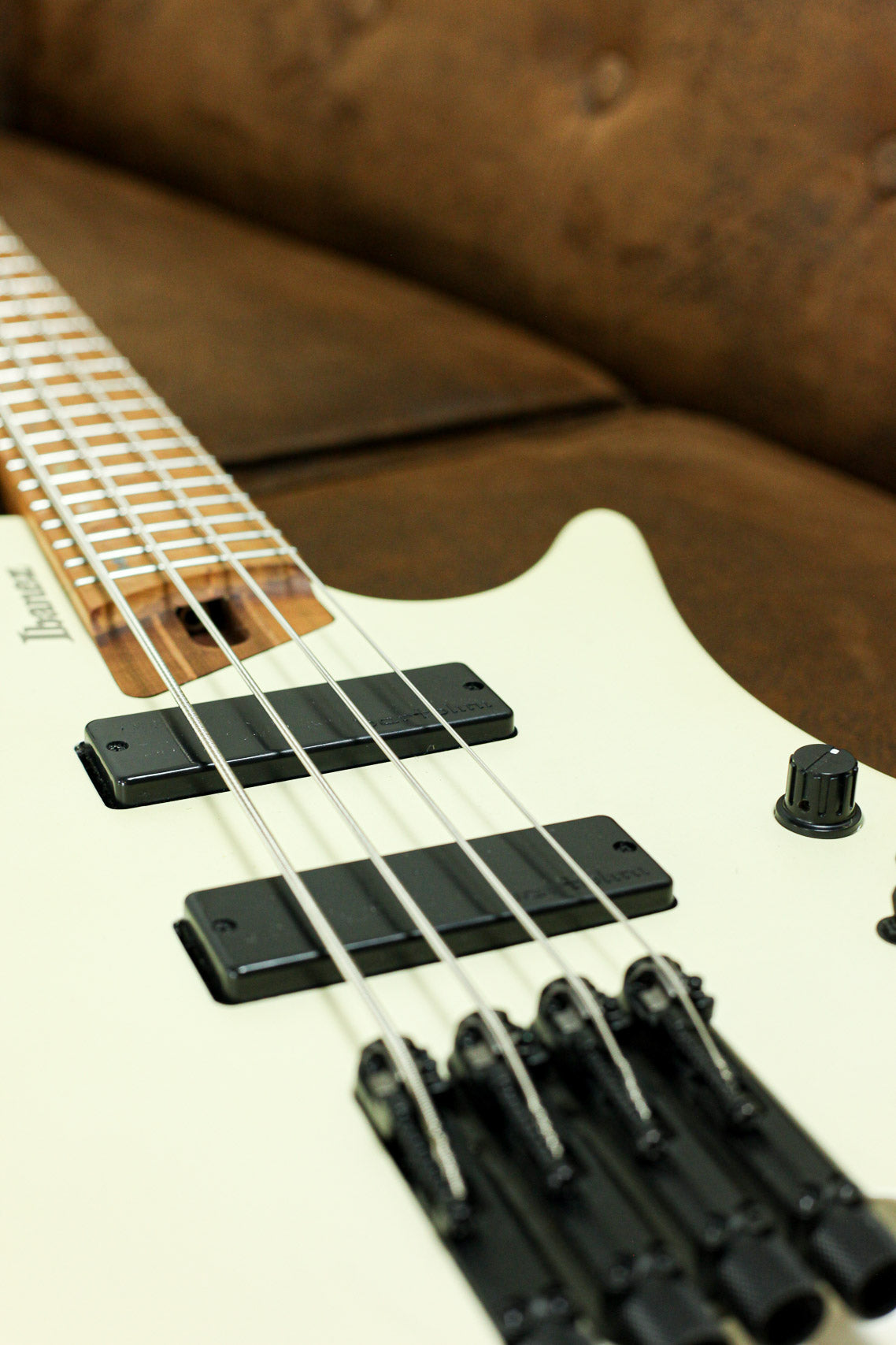 Ibanez EHB 1000 2021 | Pearl White Matte