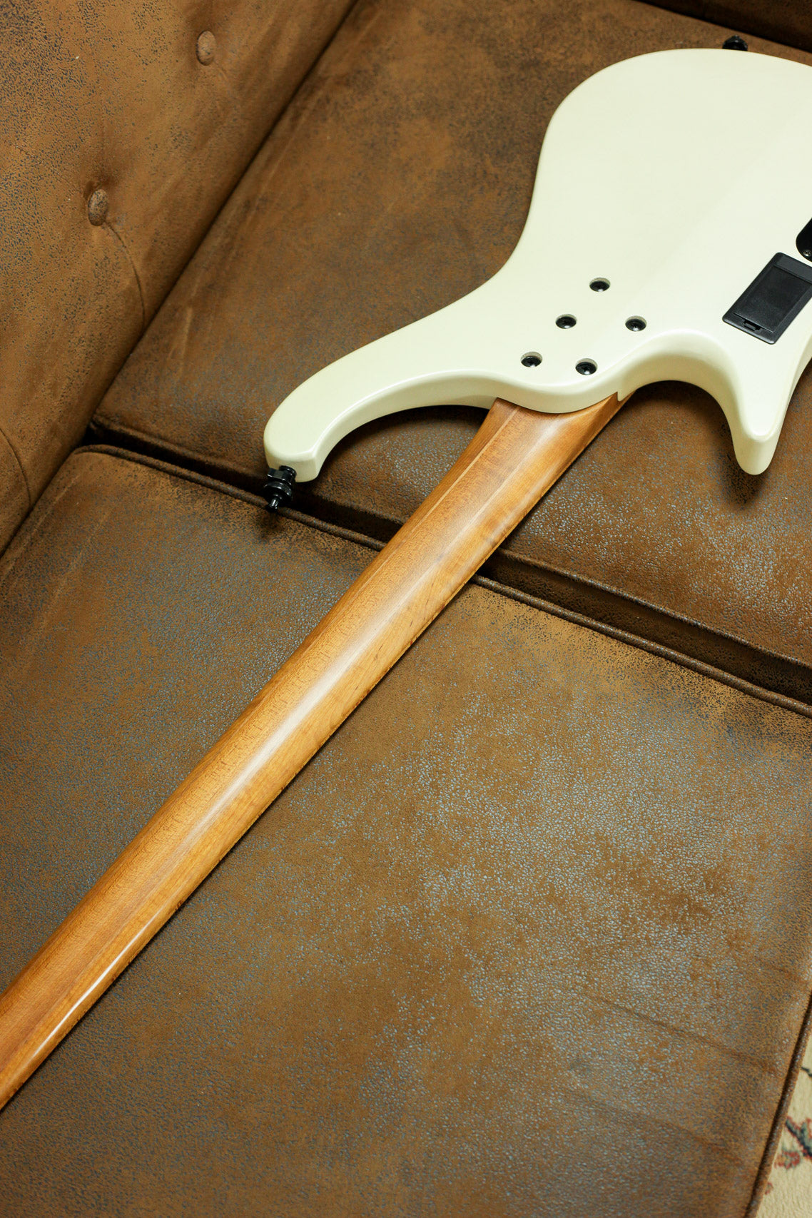Ibanez EHB 1000 2021 | Pearl White Matte