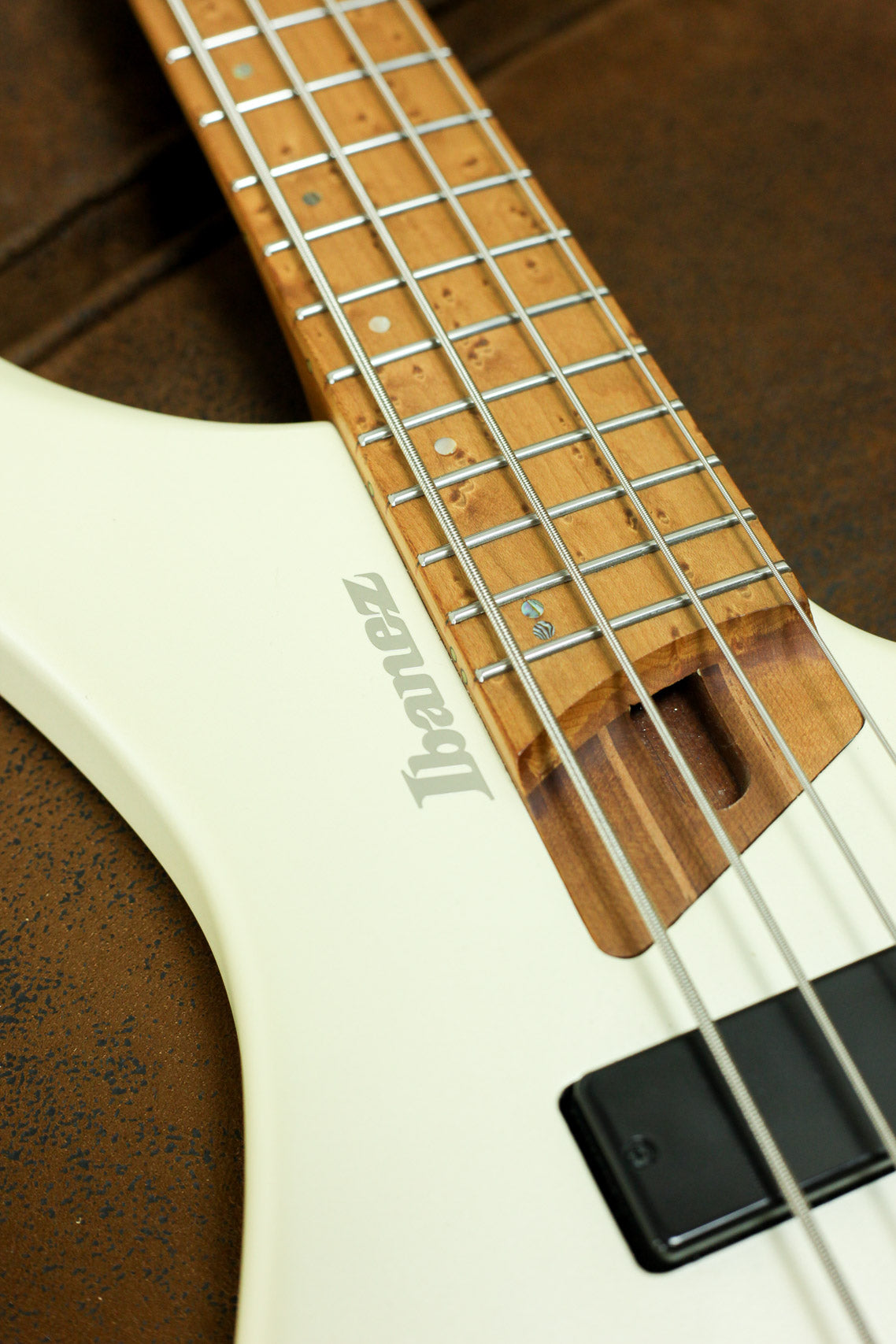 Ibanez EHB 1000 2021 | Pearl White Matte