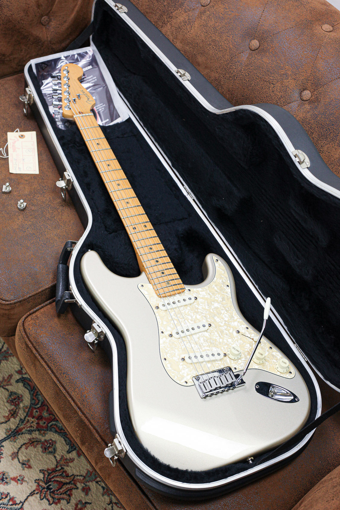 Fender Roadhouse Stratocaster 1997 | Inca Silver