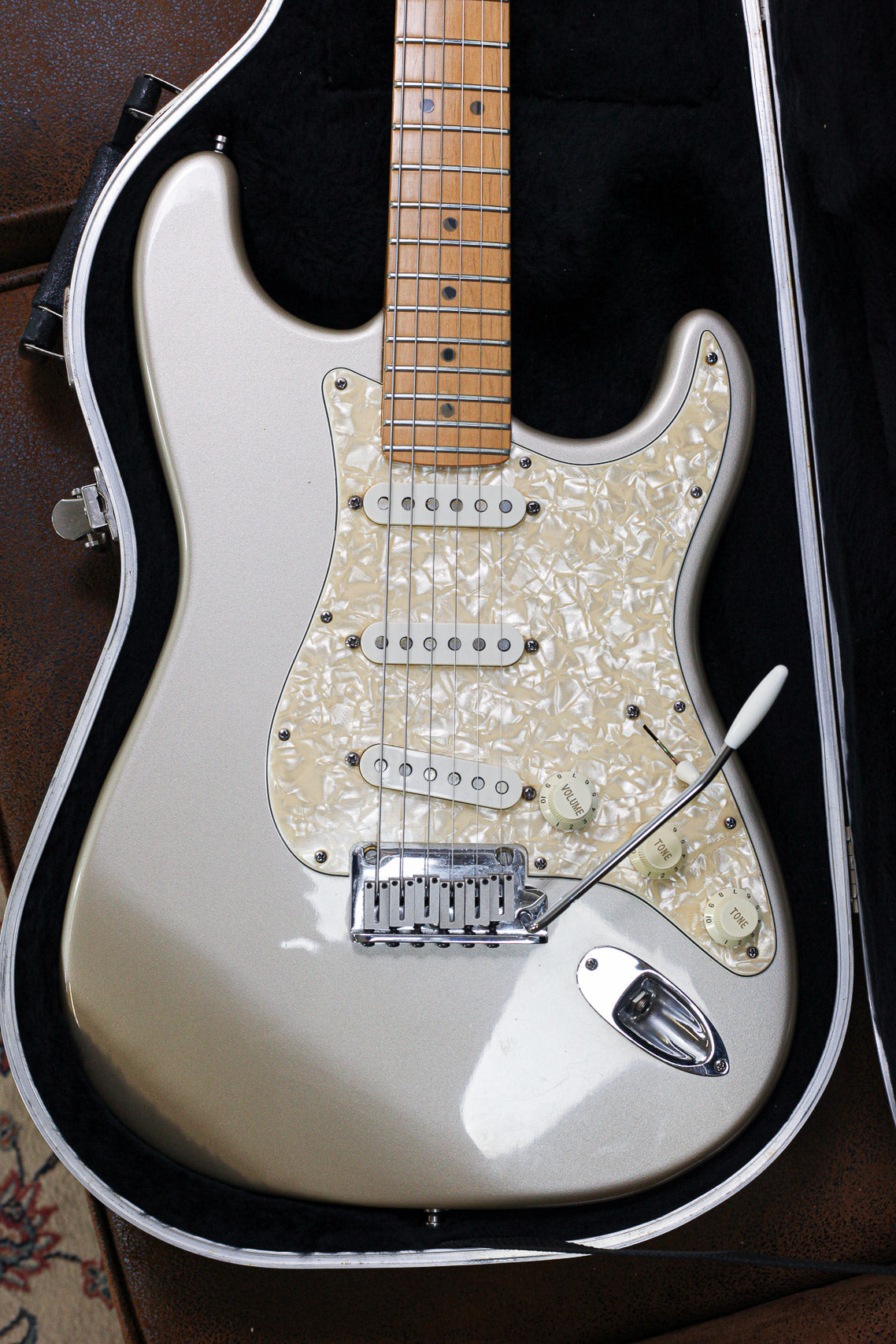 Fender Roadhouse Stratocaster 1997 | Inca Silver