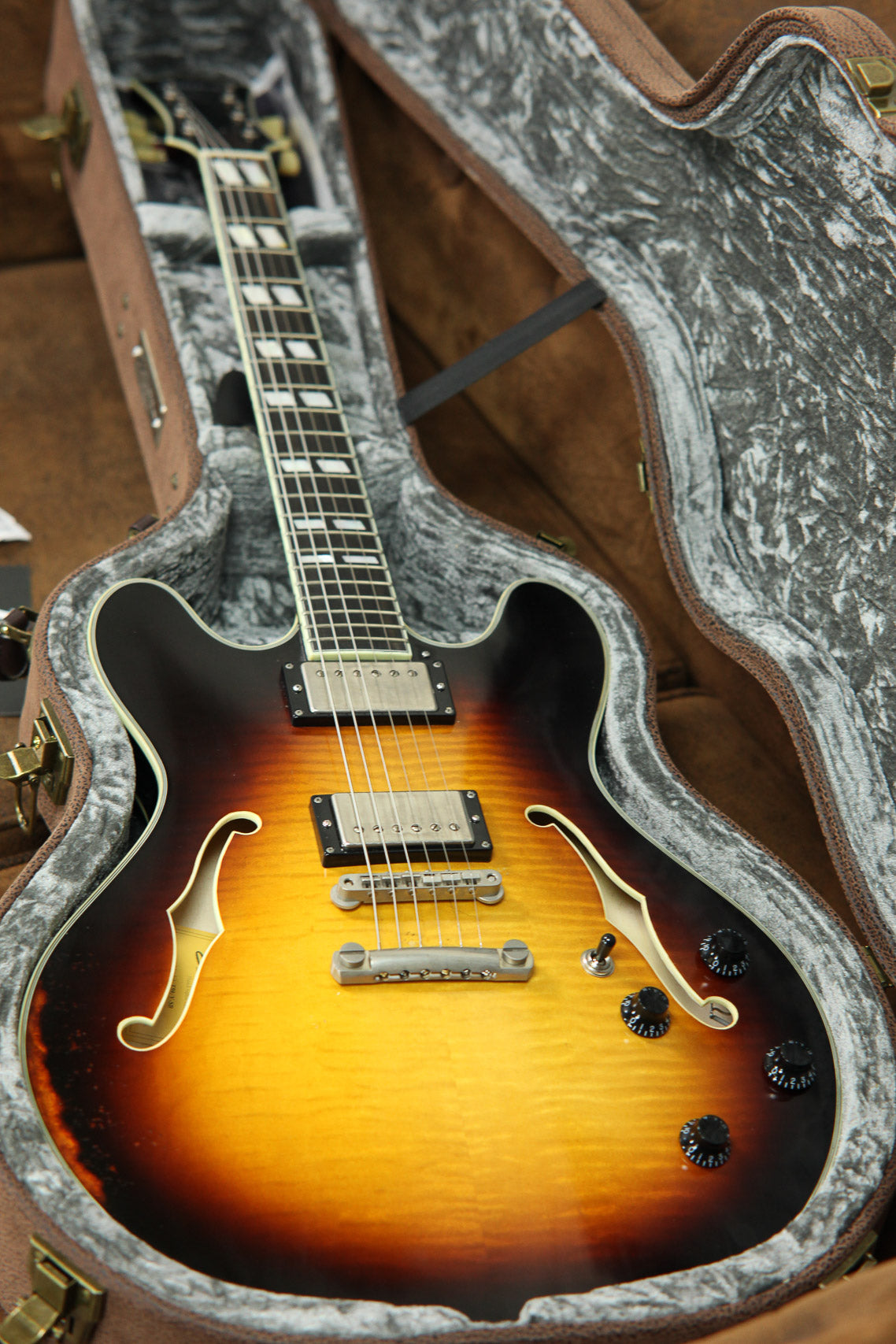 Eastman T59/v 2024 | Antique Varnish Sunburst