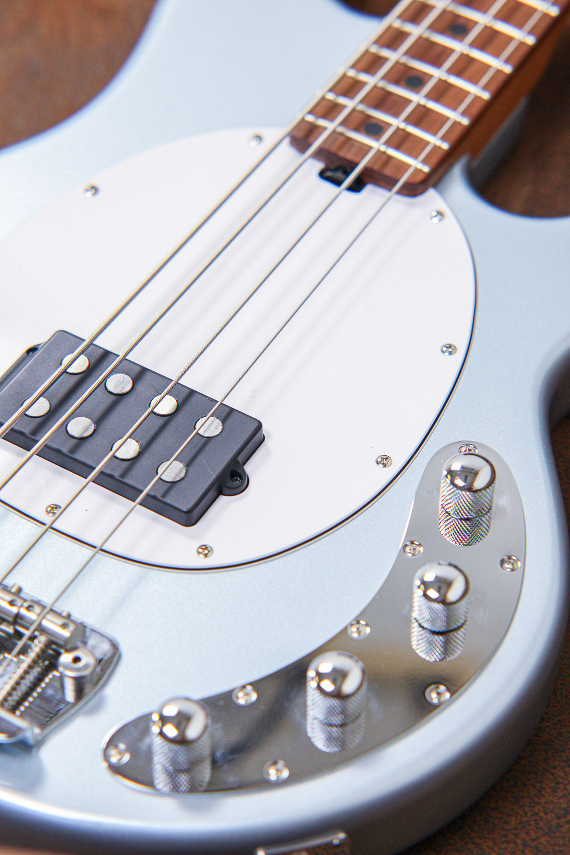 Sterling Stingray RAY34 | Firemist Silver