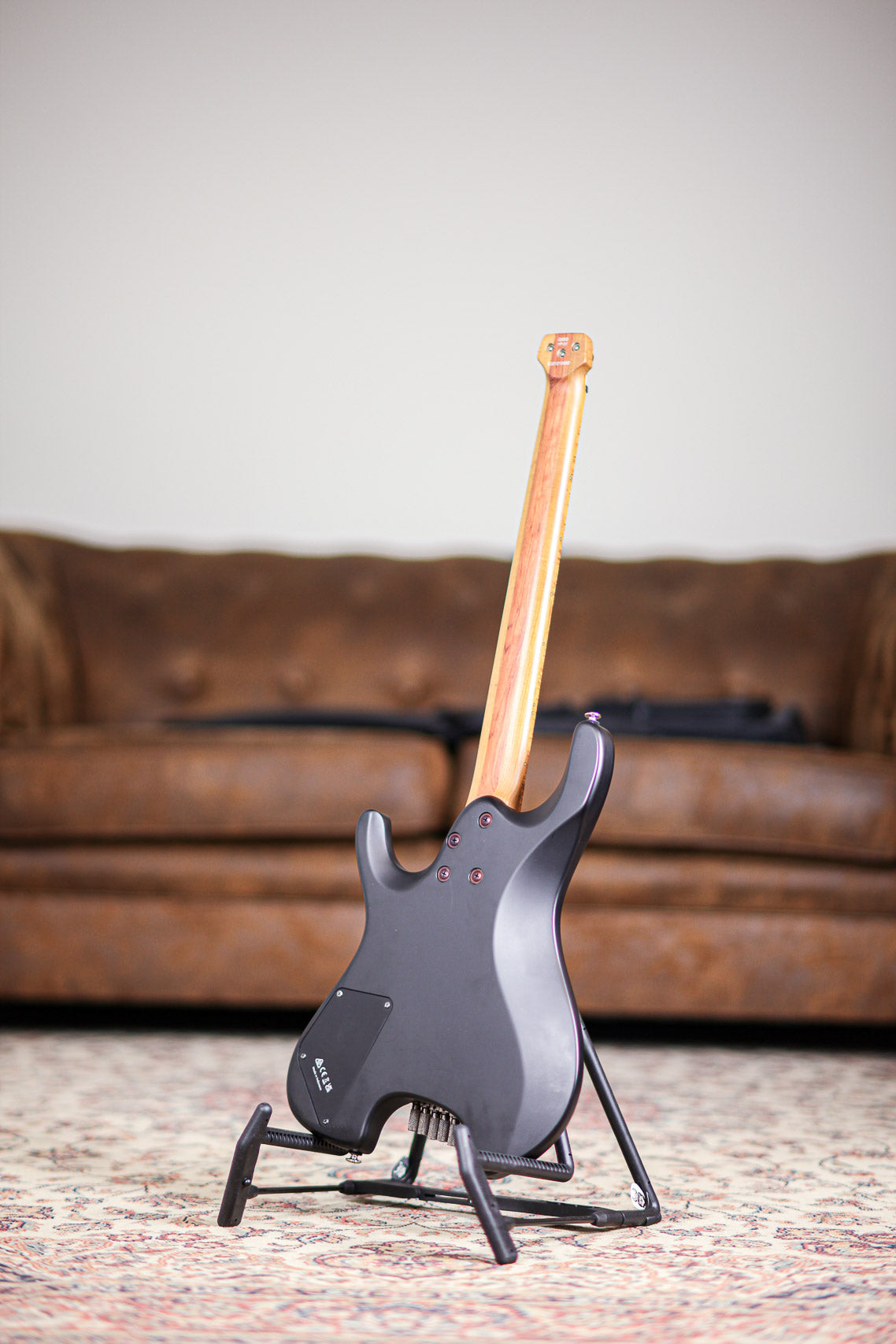 Ibanez QX-52 Headless | Black Flat Matte – GitaarBarbaar B.V.