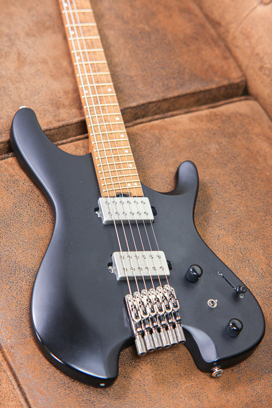 Ibanez QX-52 Headless | Black Flat Matte