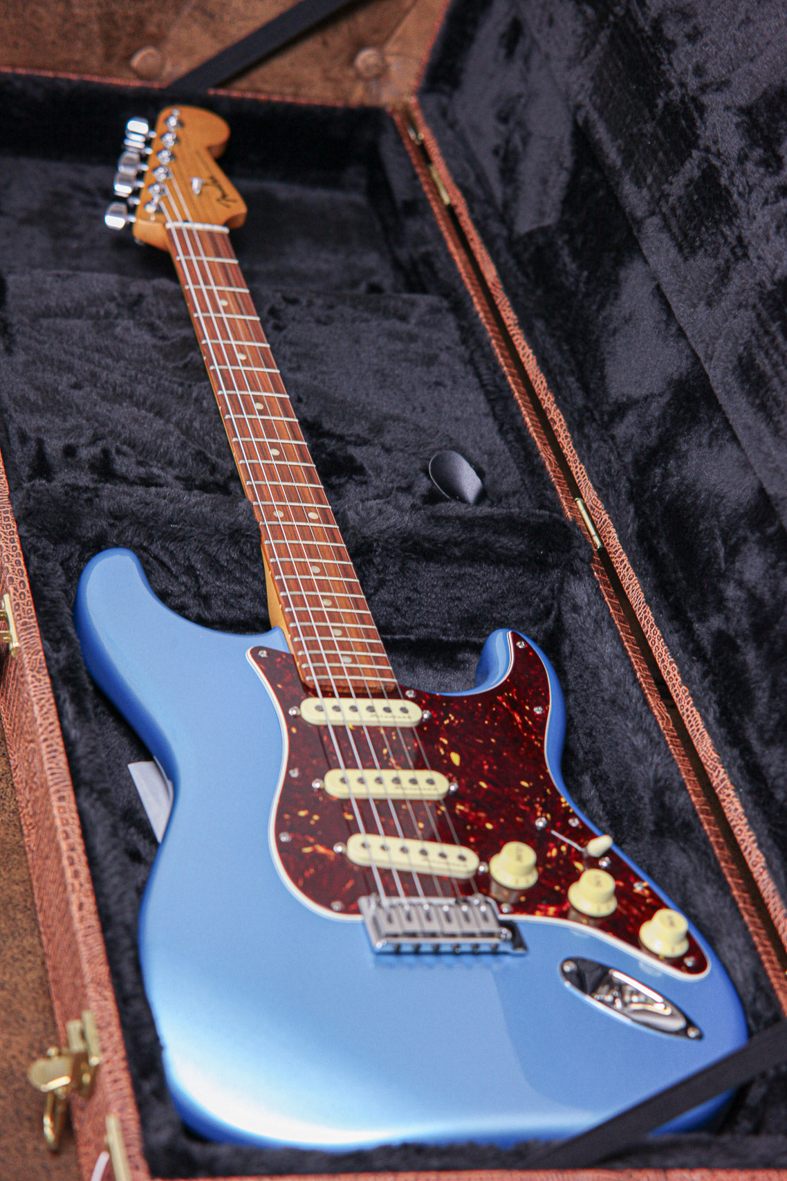 Fender  Player Plus Stratocaster SSS | Opal Spark