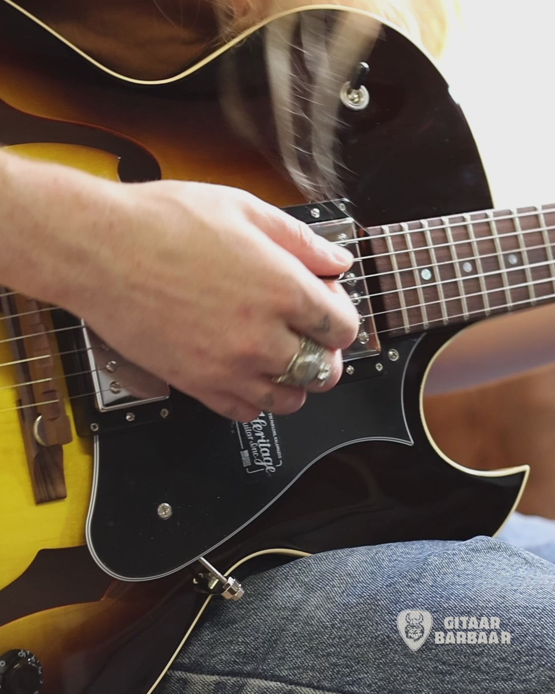 Load video: Heritage H-575 Archtop 2025 | Antique Natural