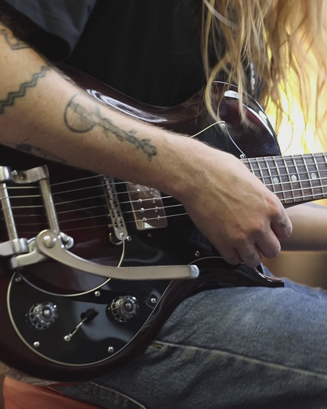 Load video: PRS Starla USA Bigsby 2008 | Dark Cherry
