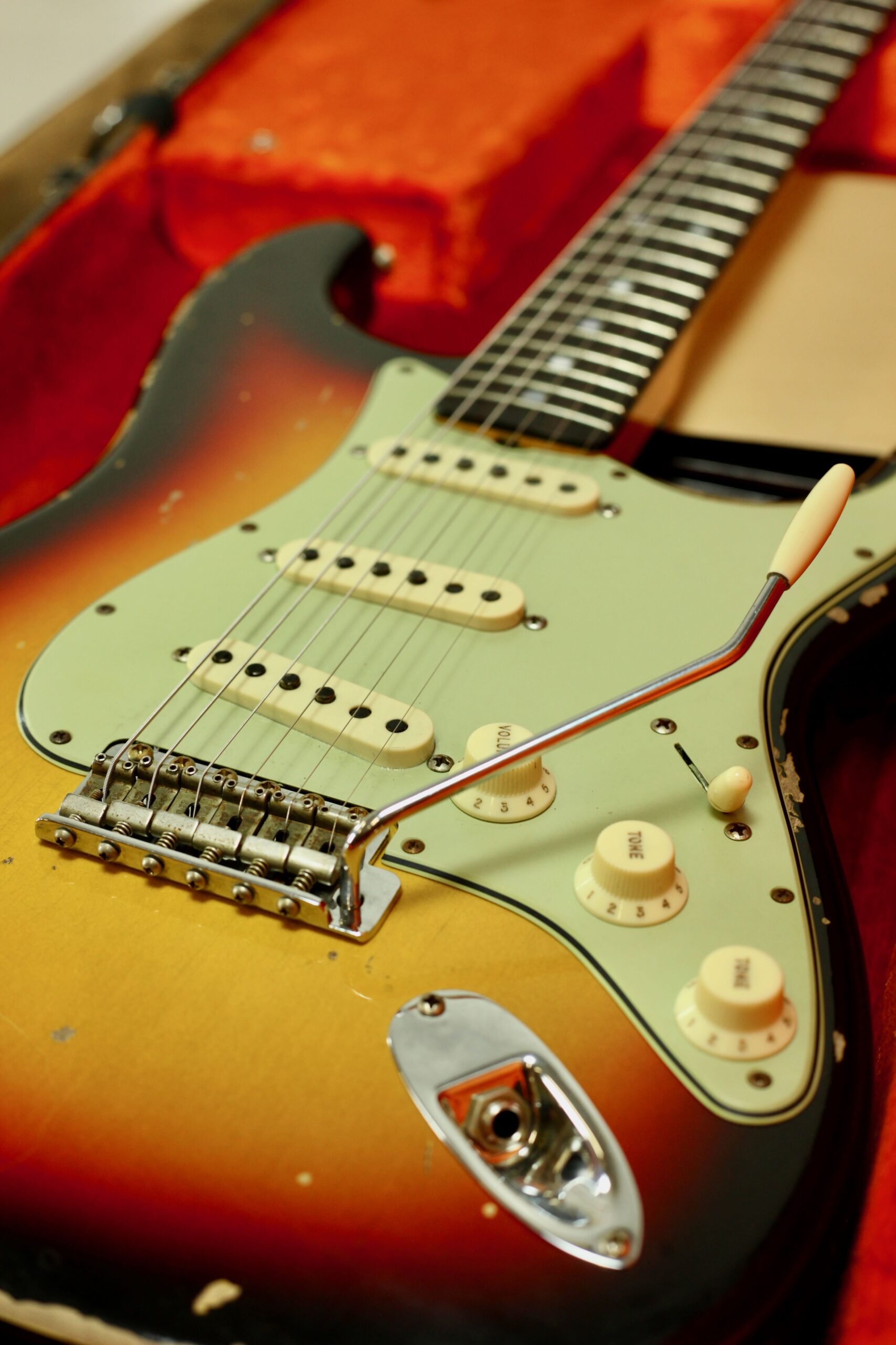 Fender CS Michael Landau ’68 Stratocaster | Relic Sunburst