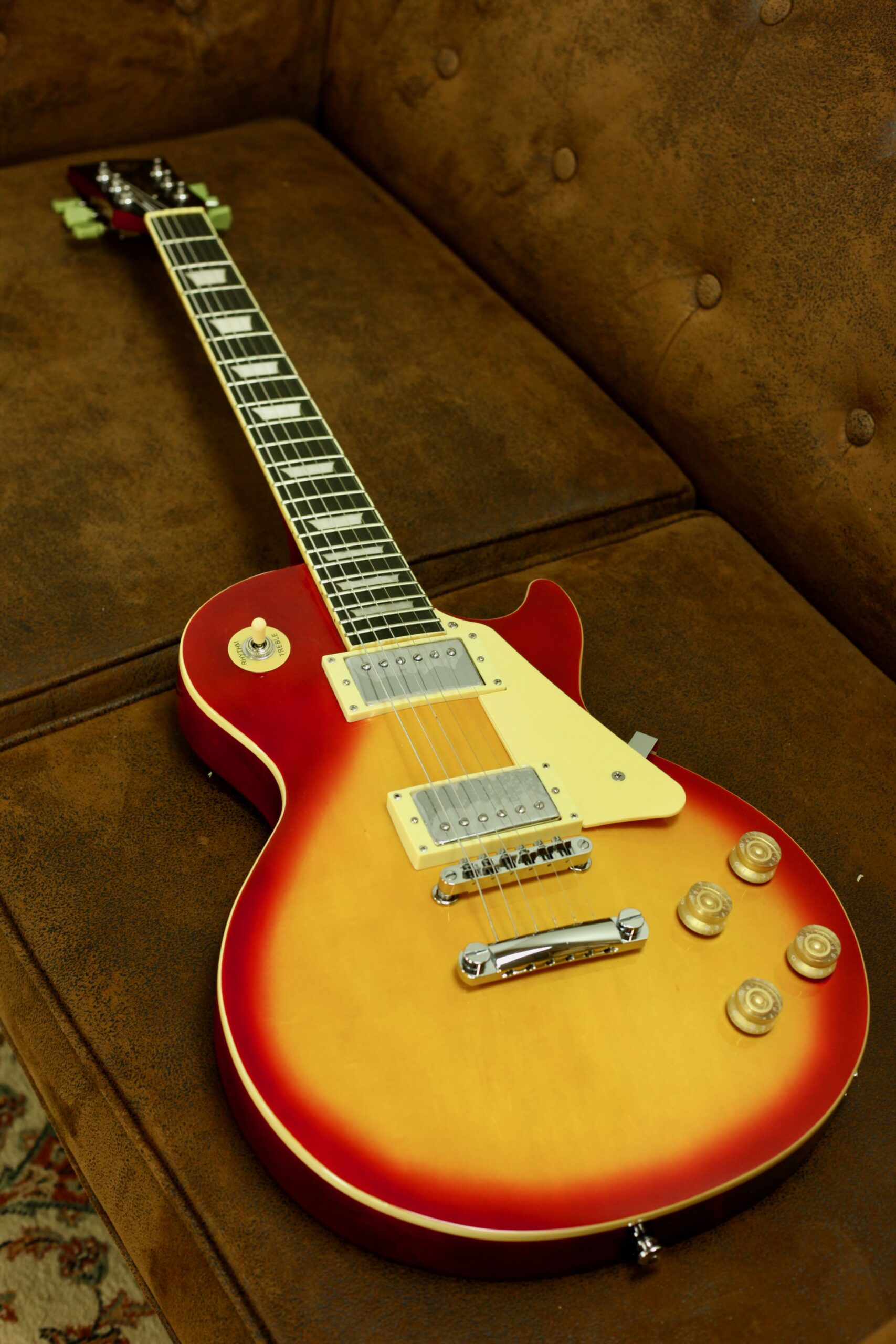 GitaarBarbaar Classics | SC Cherry Sunburst
