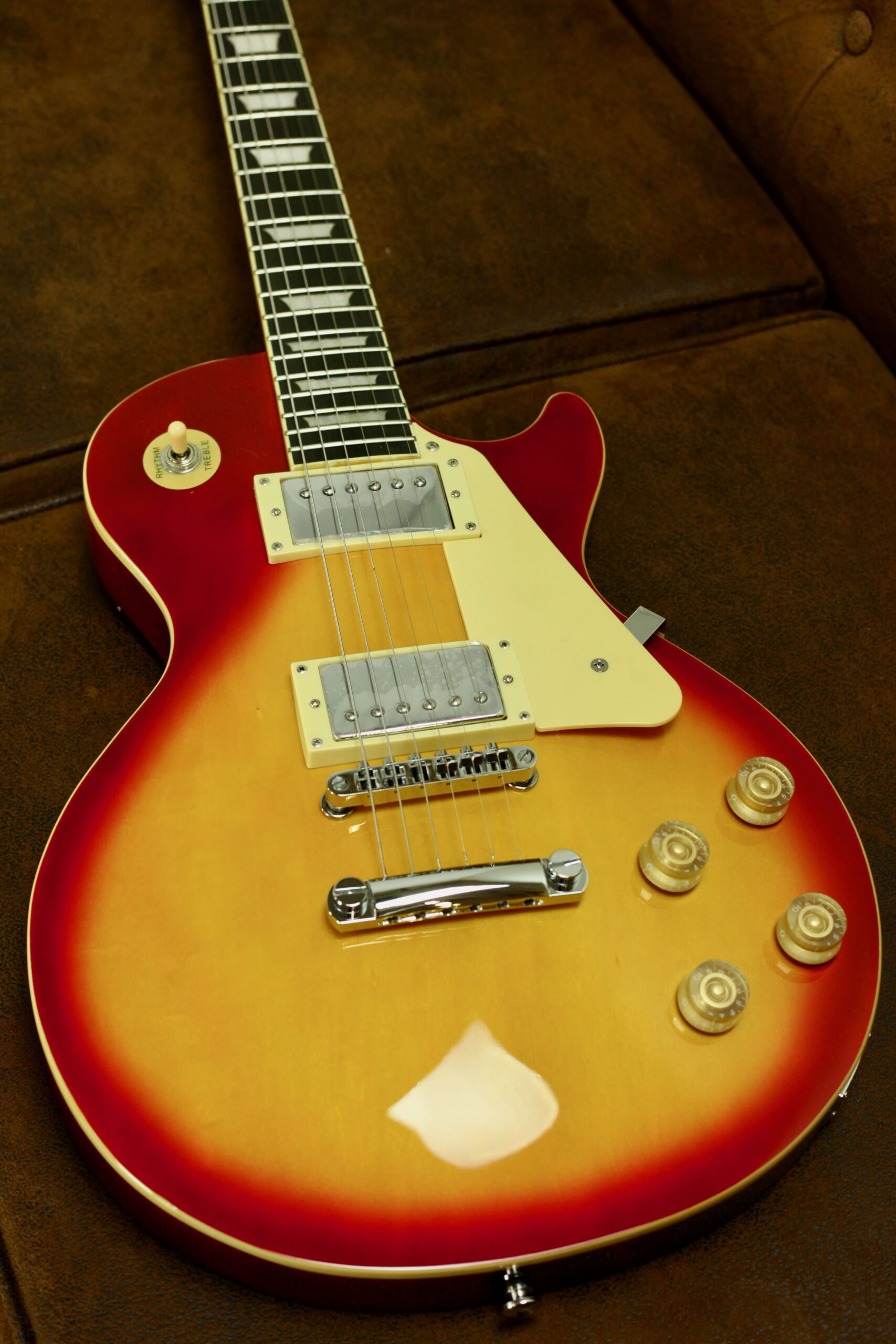 GitaarBarbaar Classics | SC Cherry Sunburst