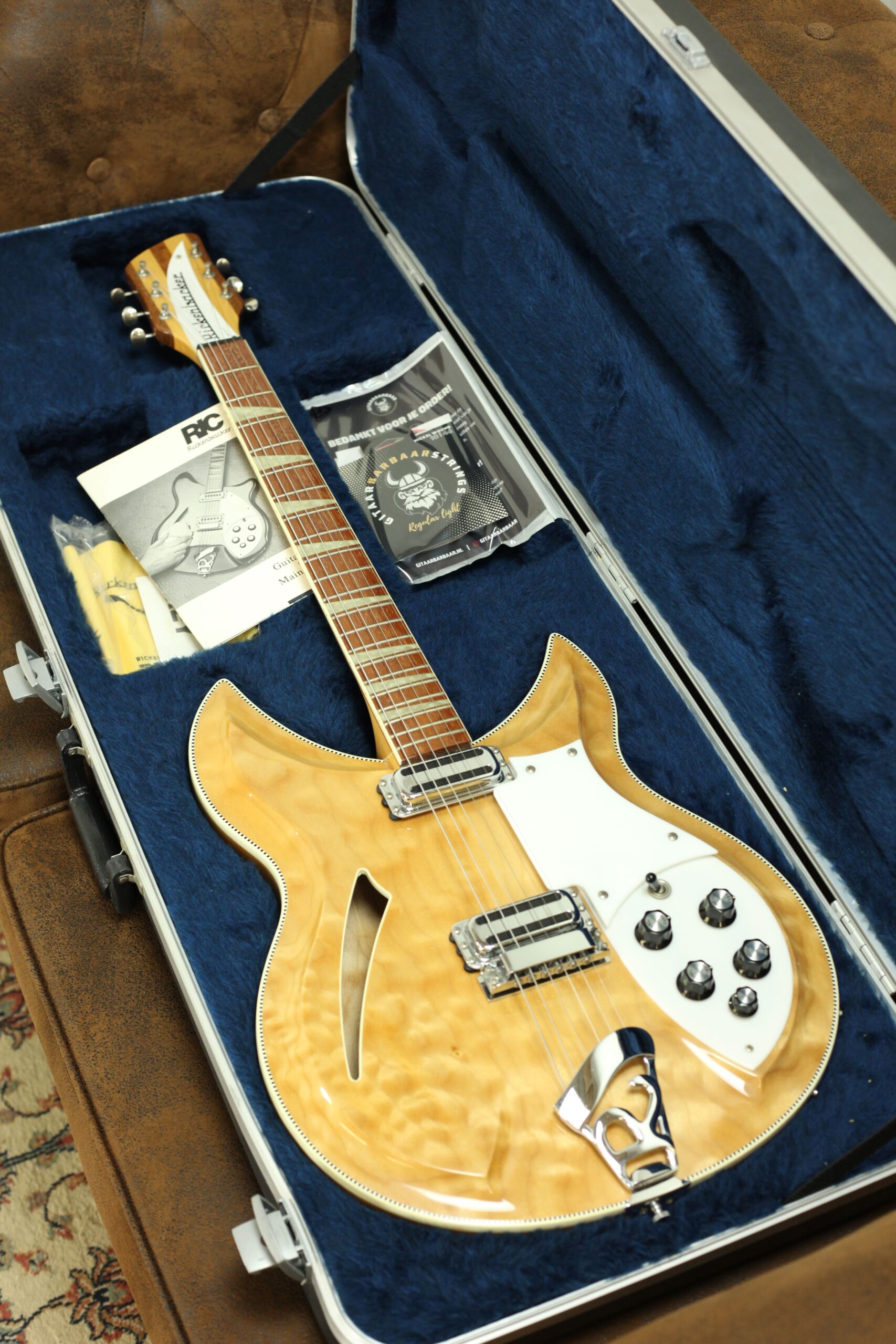 Rickenbacker 381V69 1998 | Mapleglo