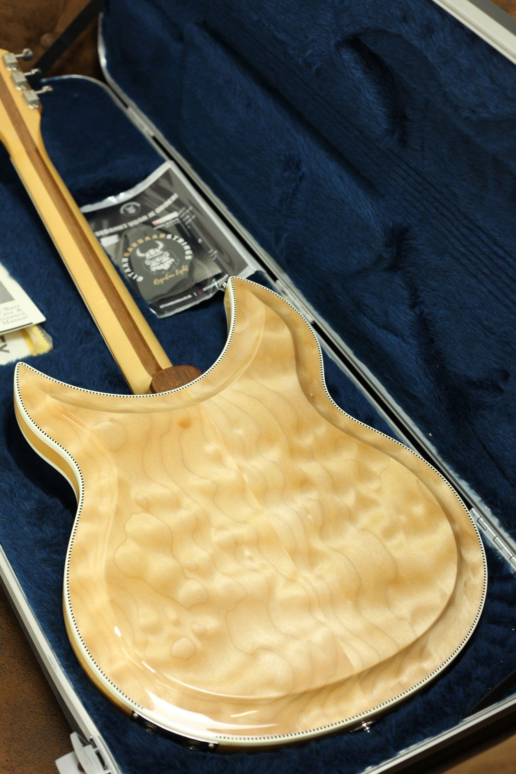 Rickenbacker 381V69 1998 | Mapleglo
