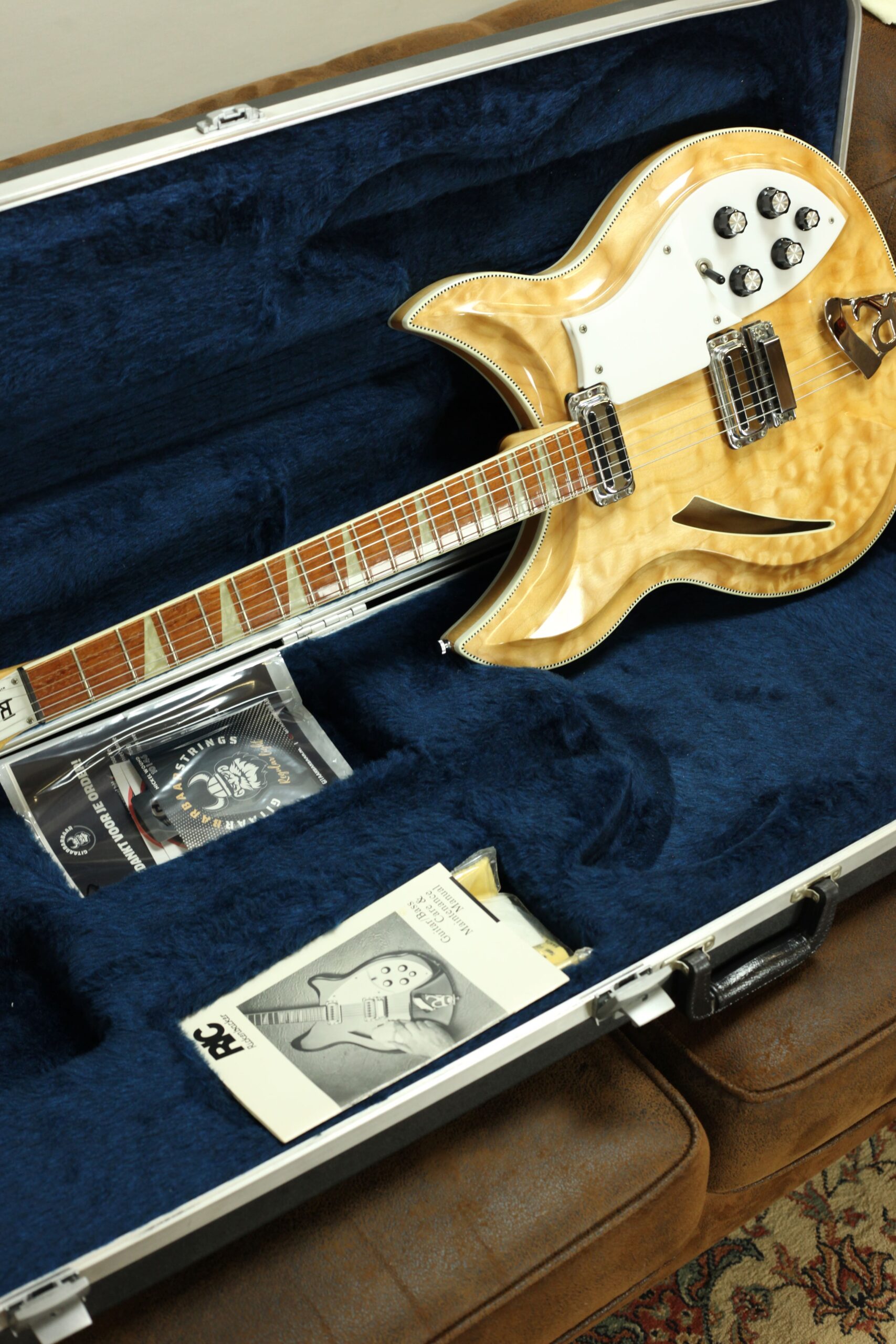 Rickenbacker 381V69 1998 | Mapleglo