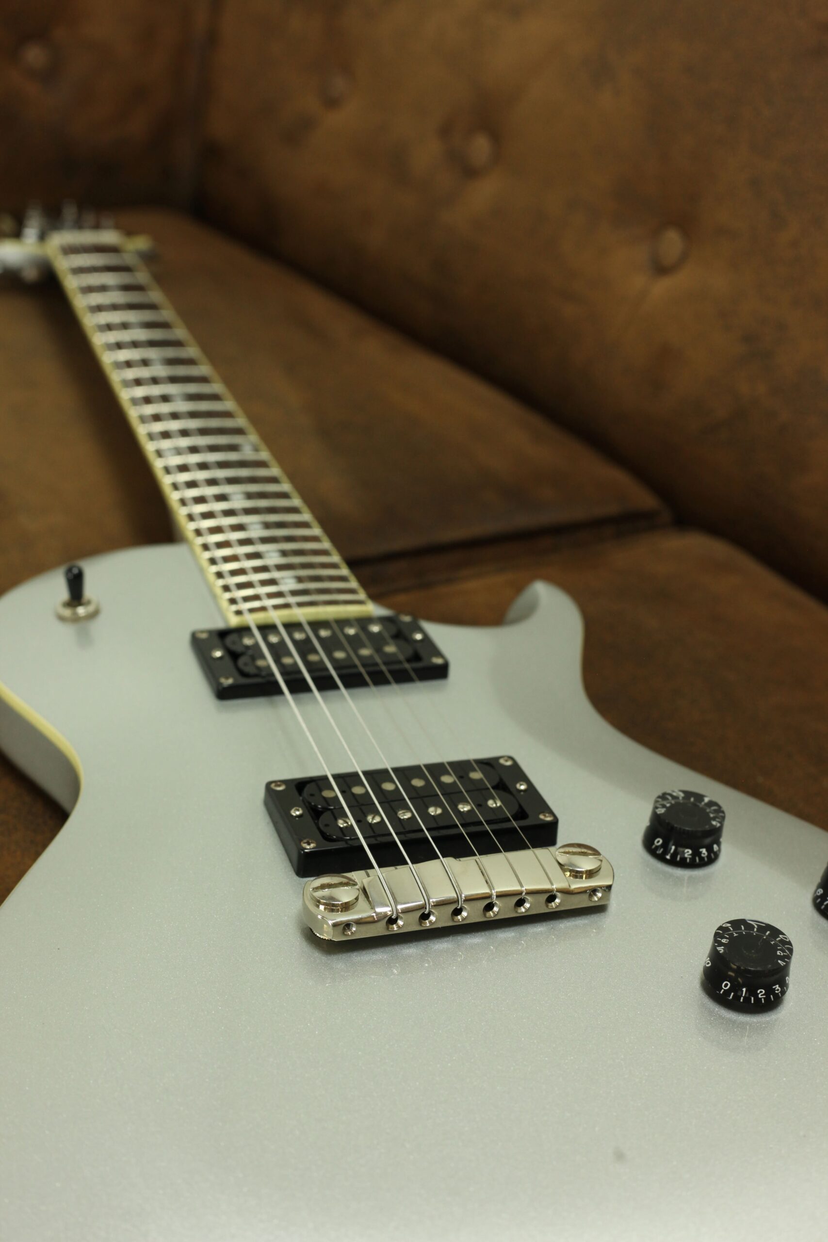 PRS SE Tremonti Platinum 中古 美品 新しいギターの日: 2005年 PRS Tremonti SE プラチナシルバー : r