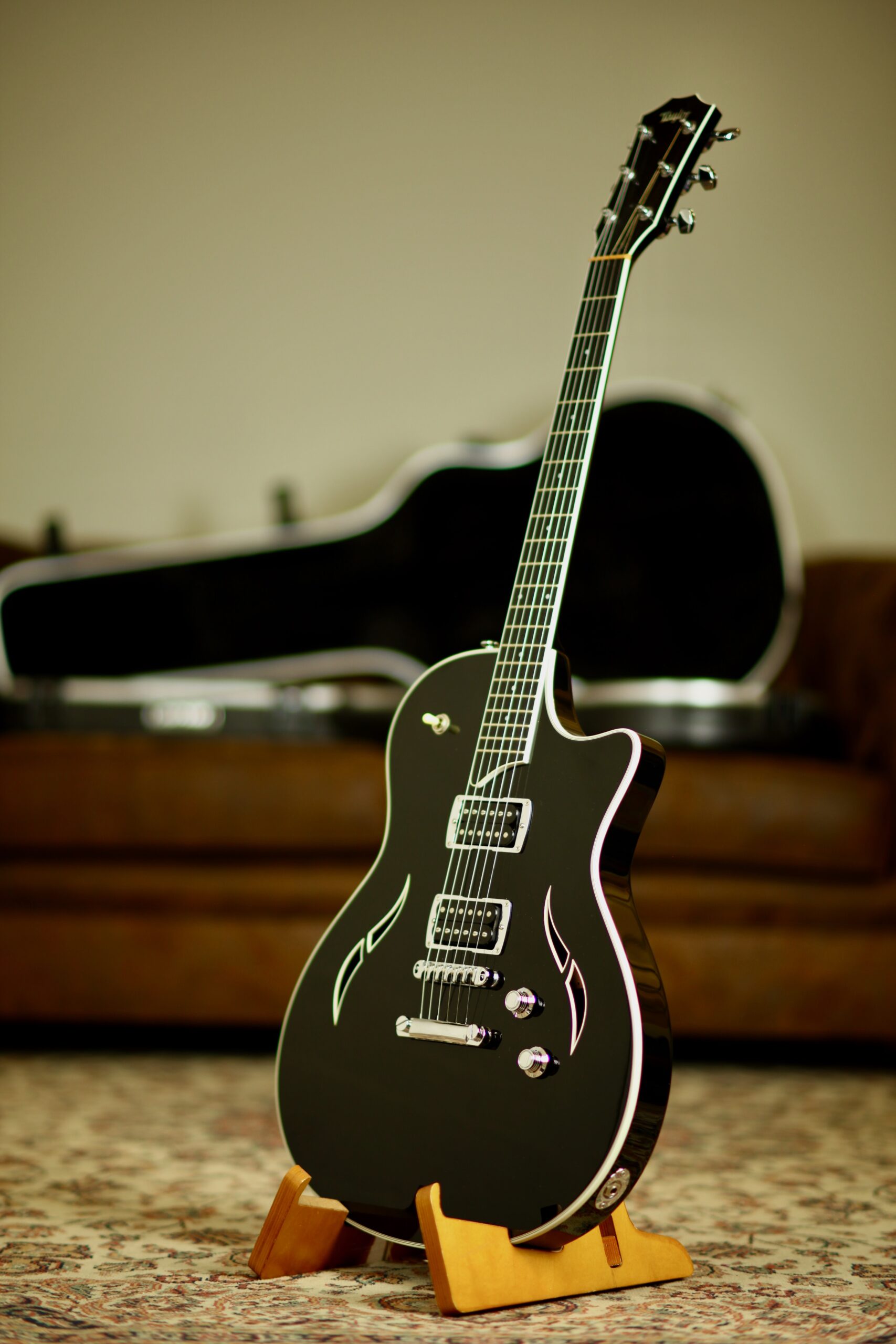 Taylor T3 Semi-Hollowbody | Black