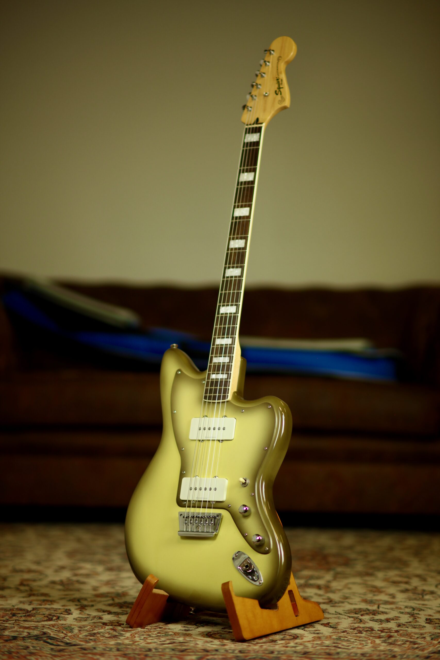 Squier Vintage Modified Baritone Jazzmaster | Antigua