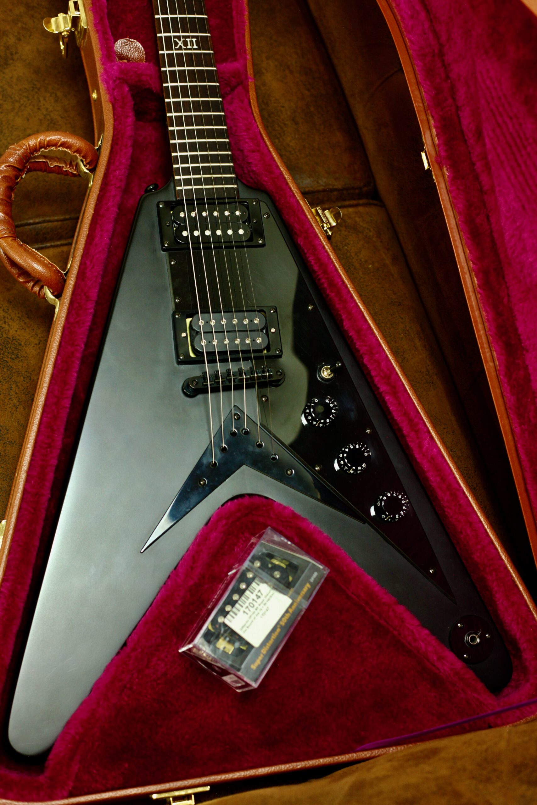 Epihpone Goth ’58 Flying V 2002 | Pitch Black