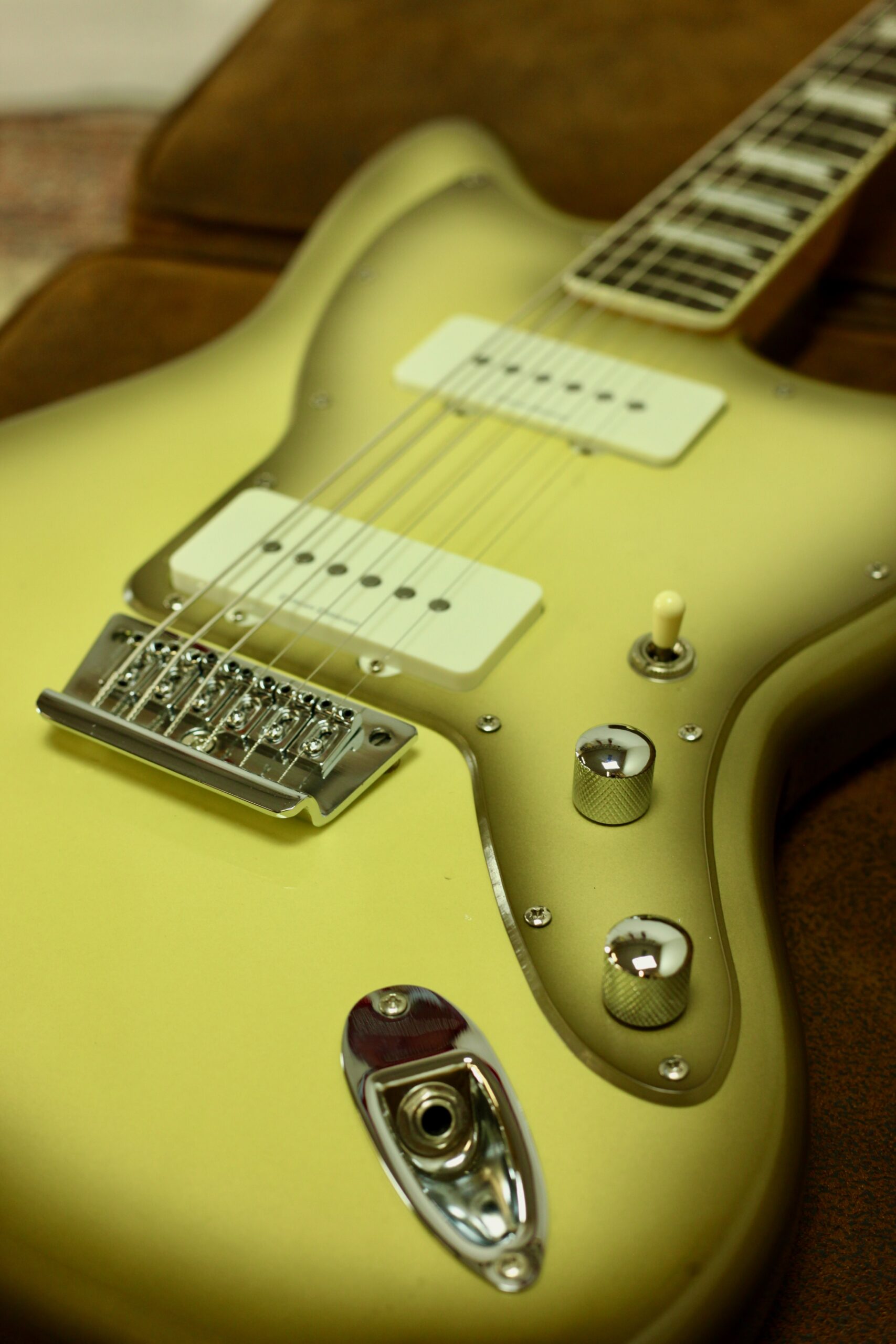 Squier Vintage Modified Baritone Jazzmaster | Antigua