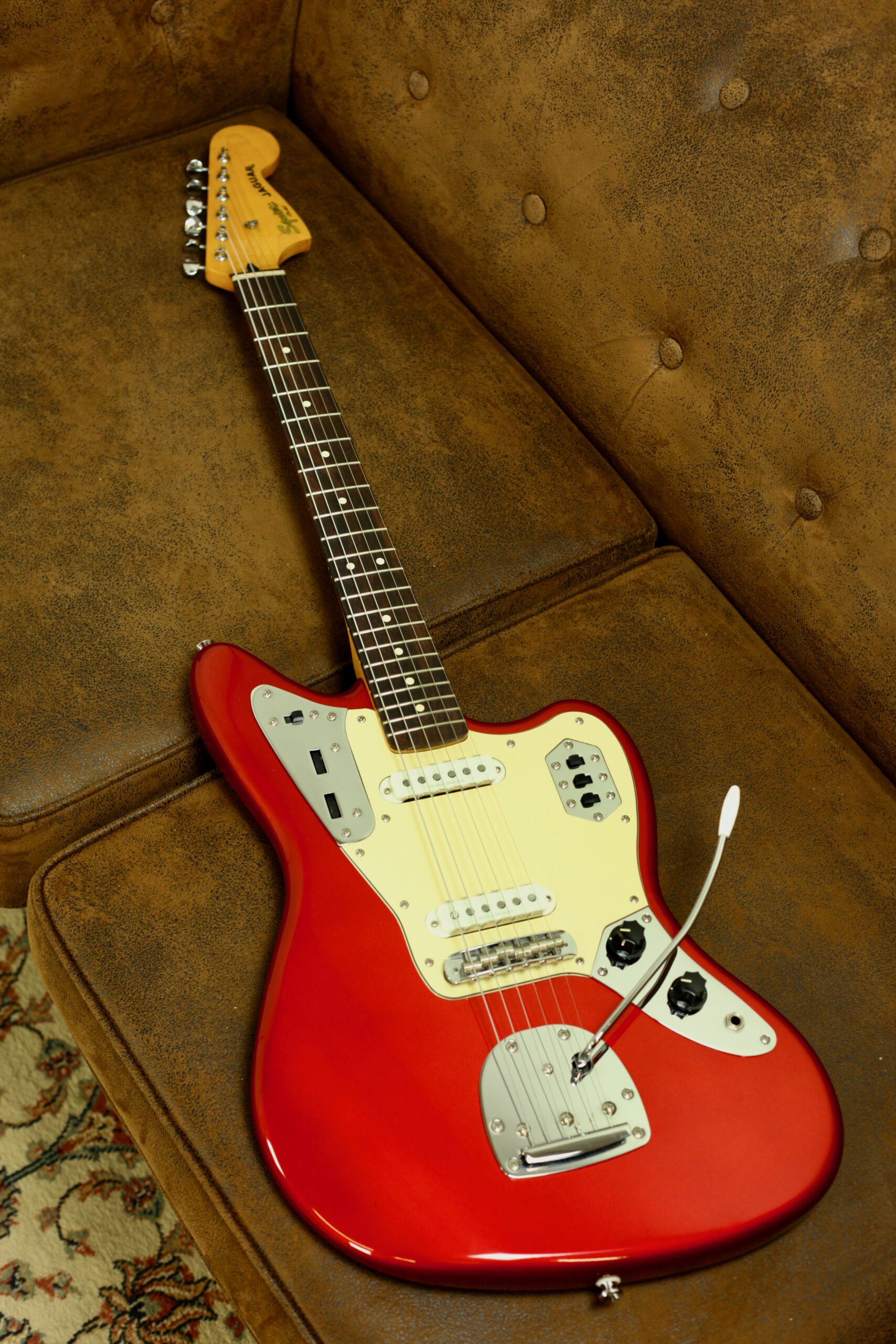 Squier Vintage Modified Jaguar | Candy Apple Red