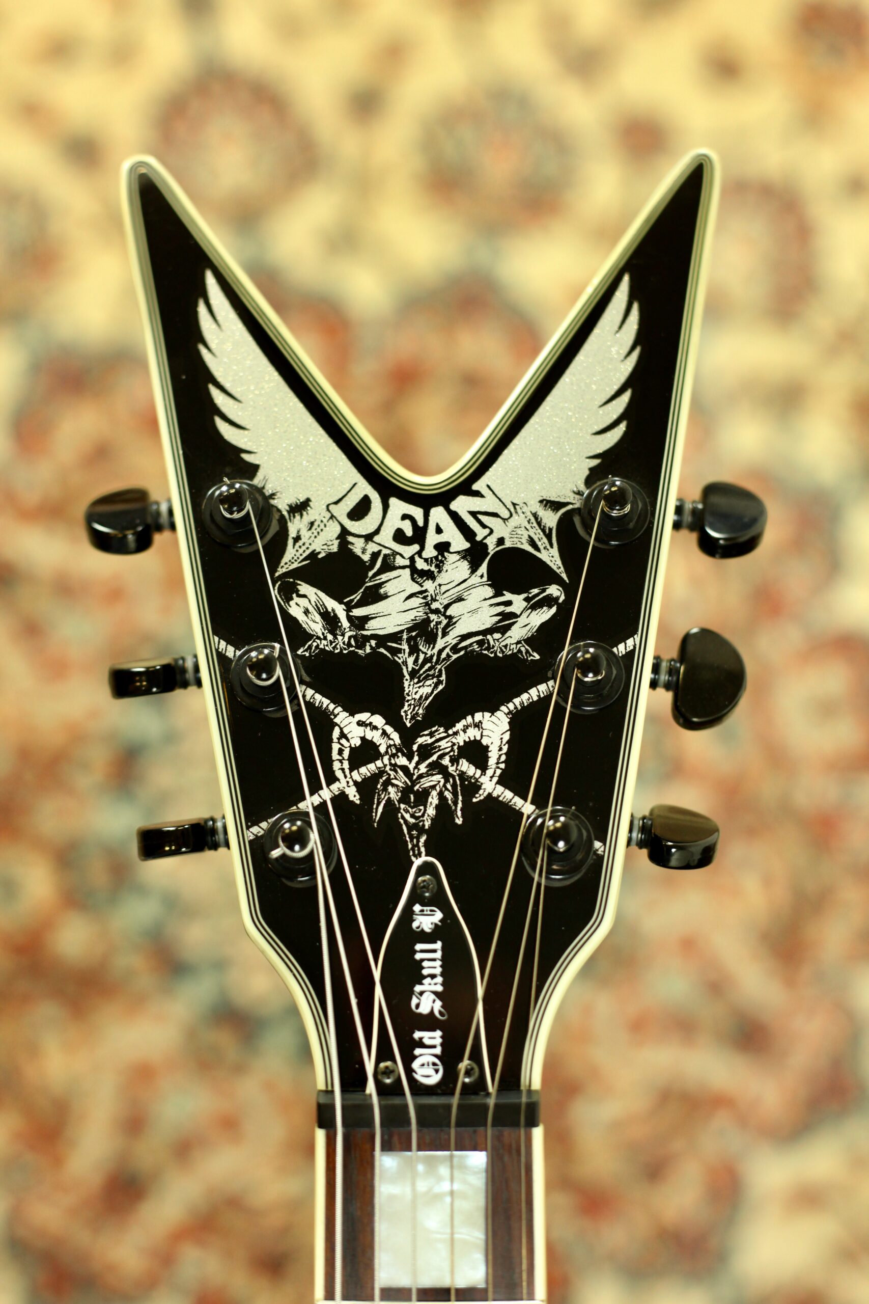 Dean Eric Peterson Old Skull V | Black - GitaarBarbaar