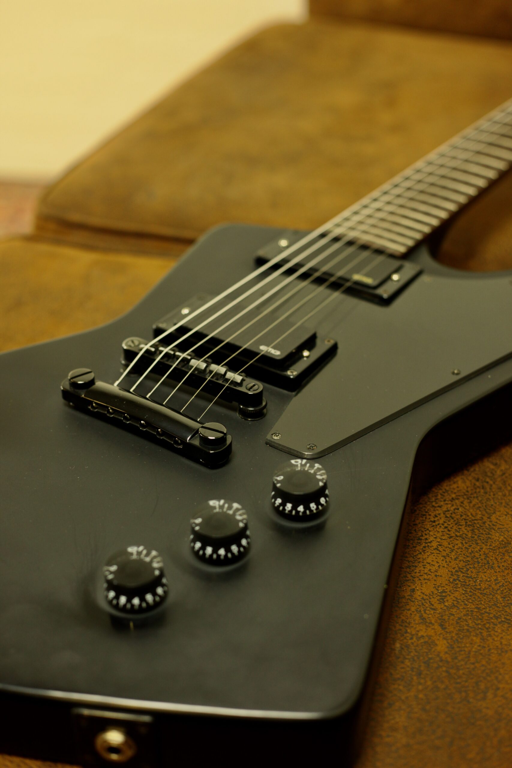 Epiphone Goth ’58 Explorer | Pitch Black