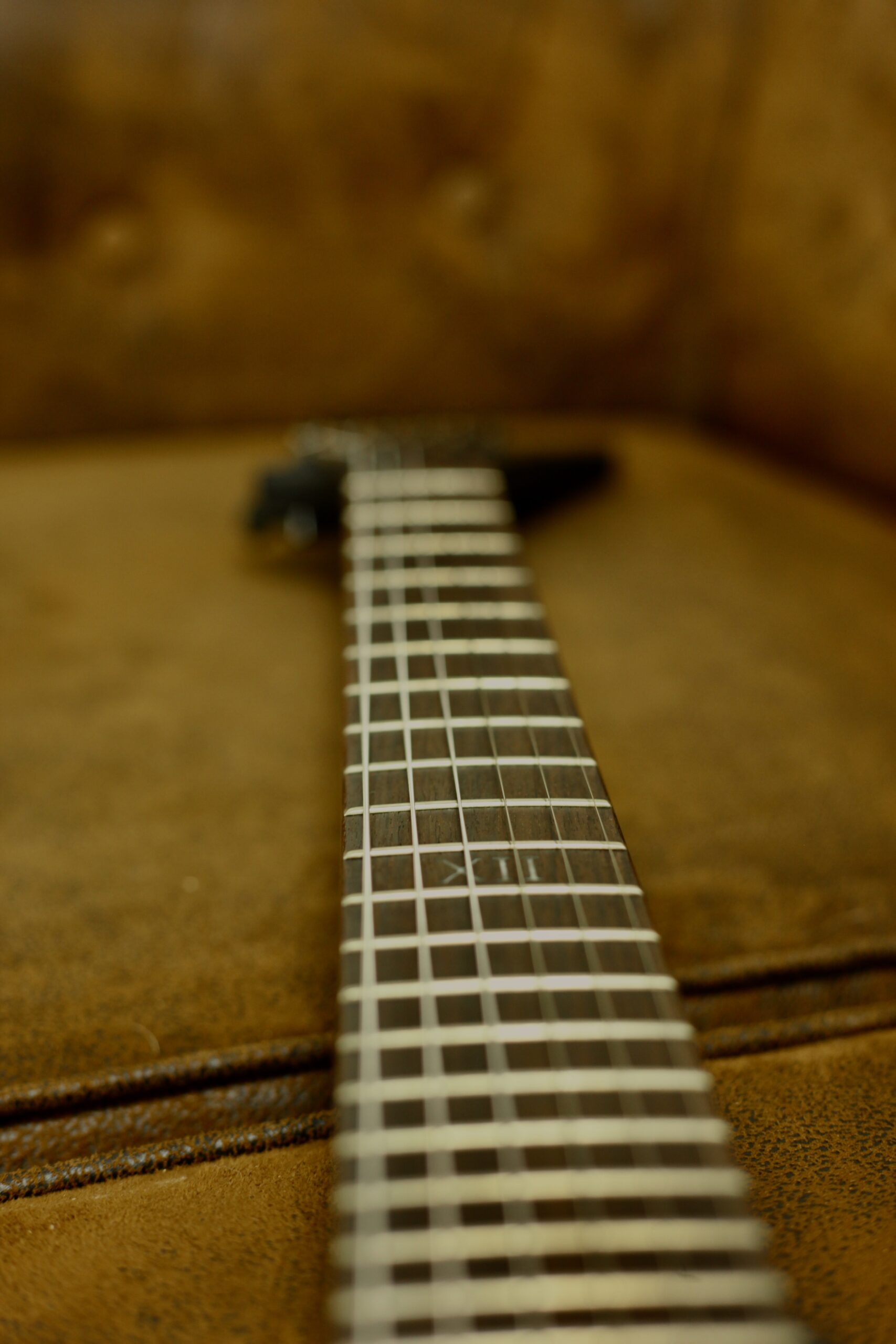 Epiphone Goth ’58 Explorer | Pitch Black