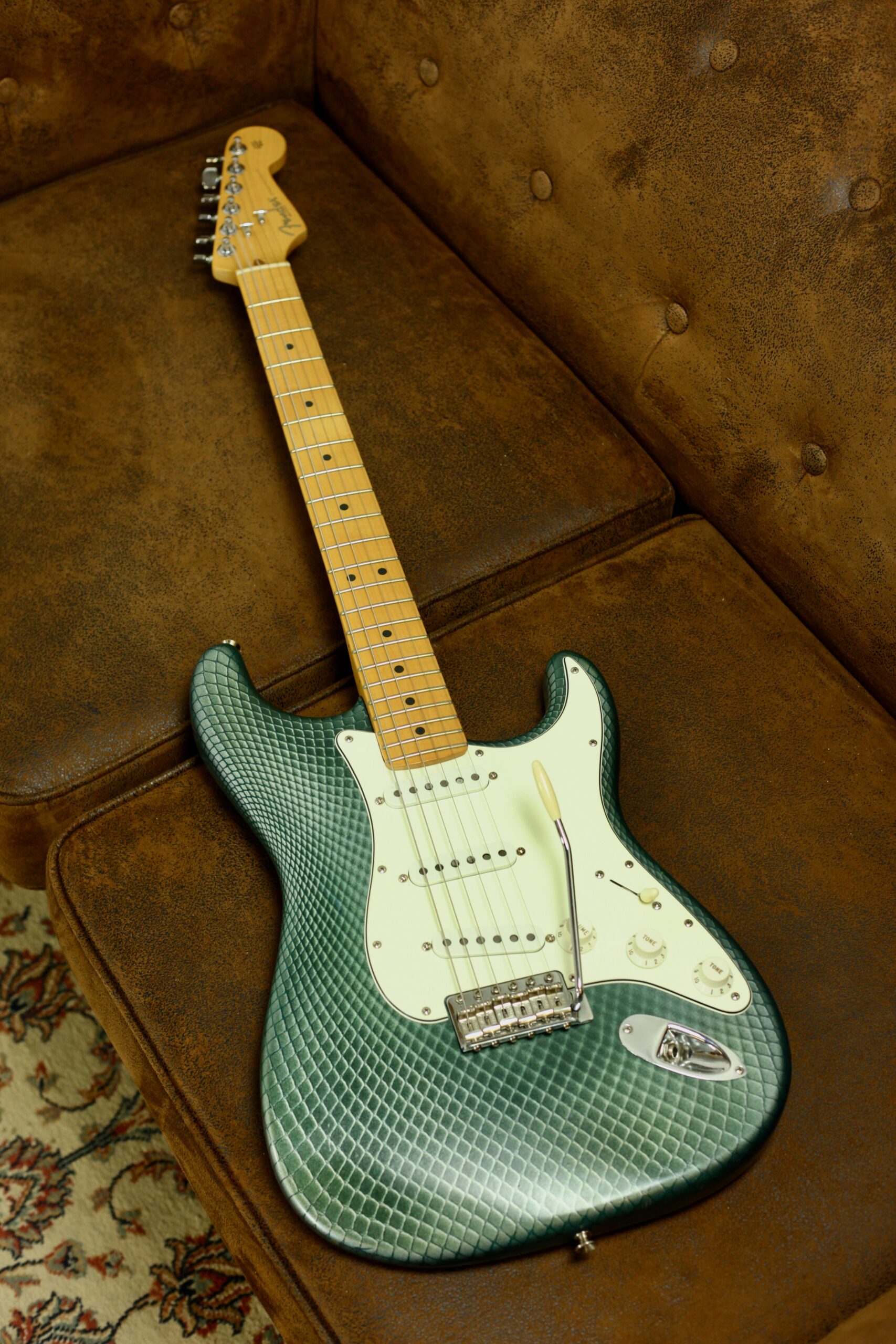 Fender USA Standard Stratocaster 2002 | Snake Skin
