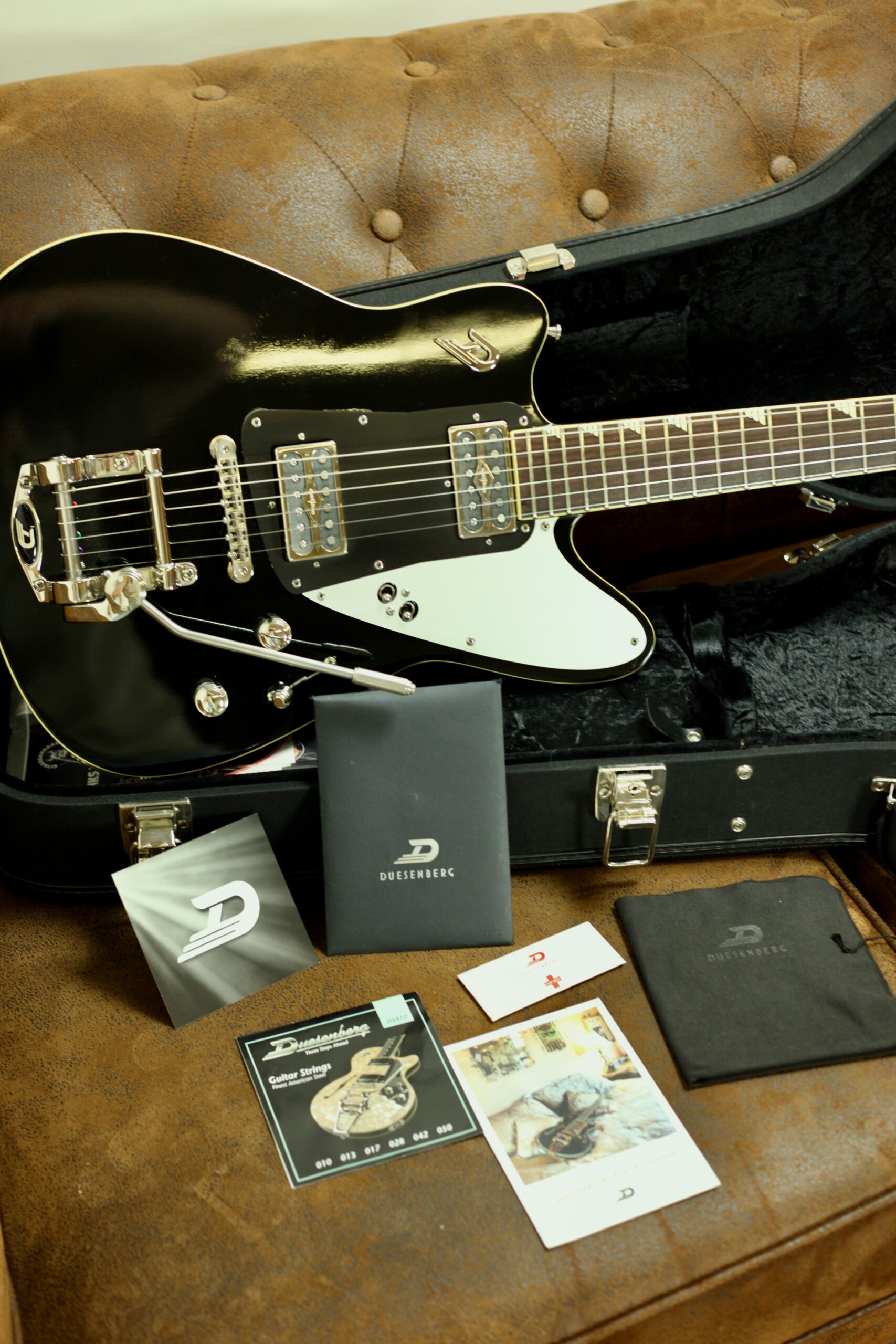 Duesenberg The Falken Tremolo | Black