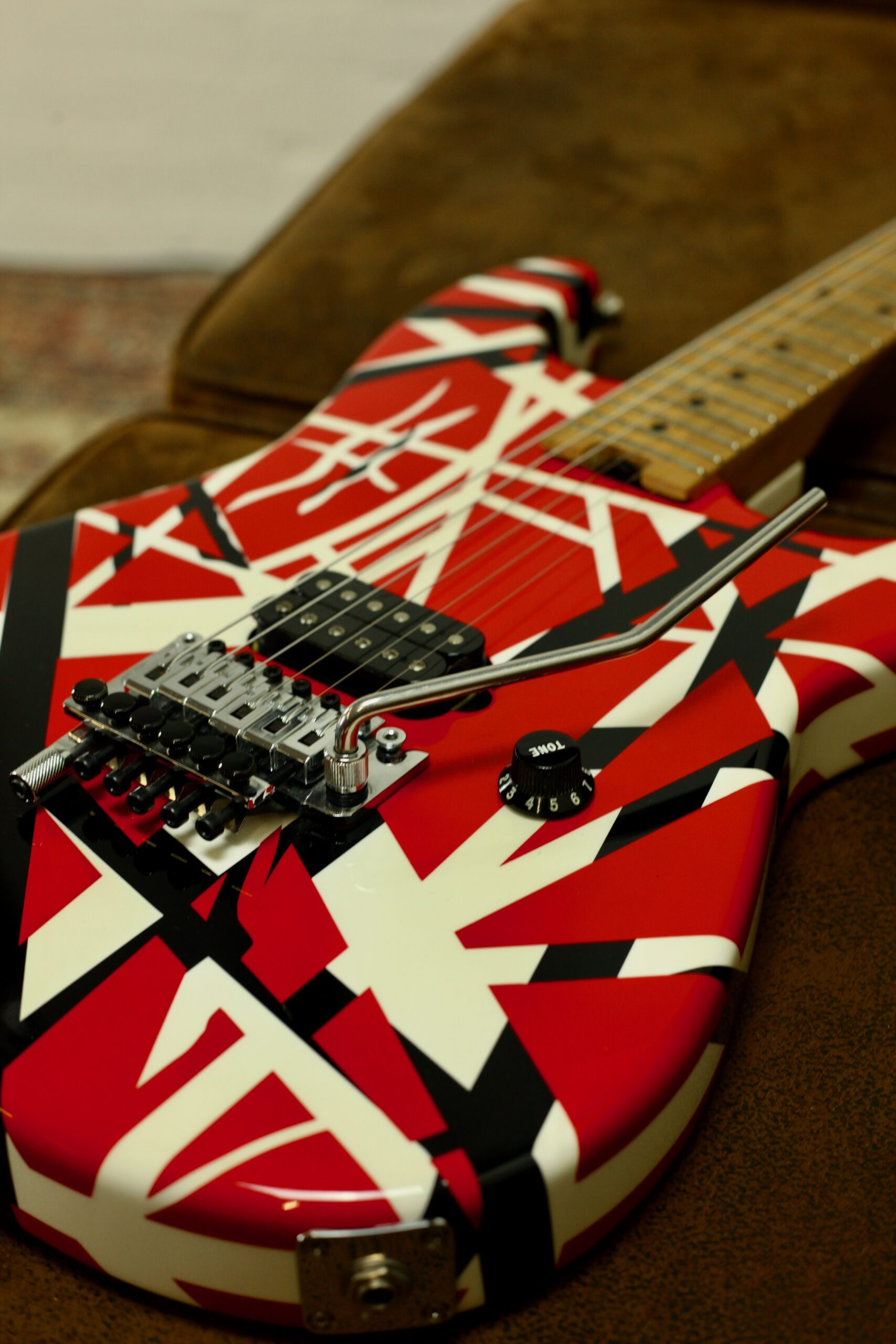 EVH Stripe Series | Red Black