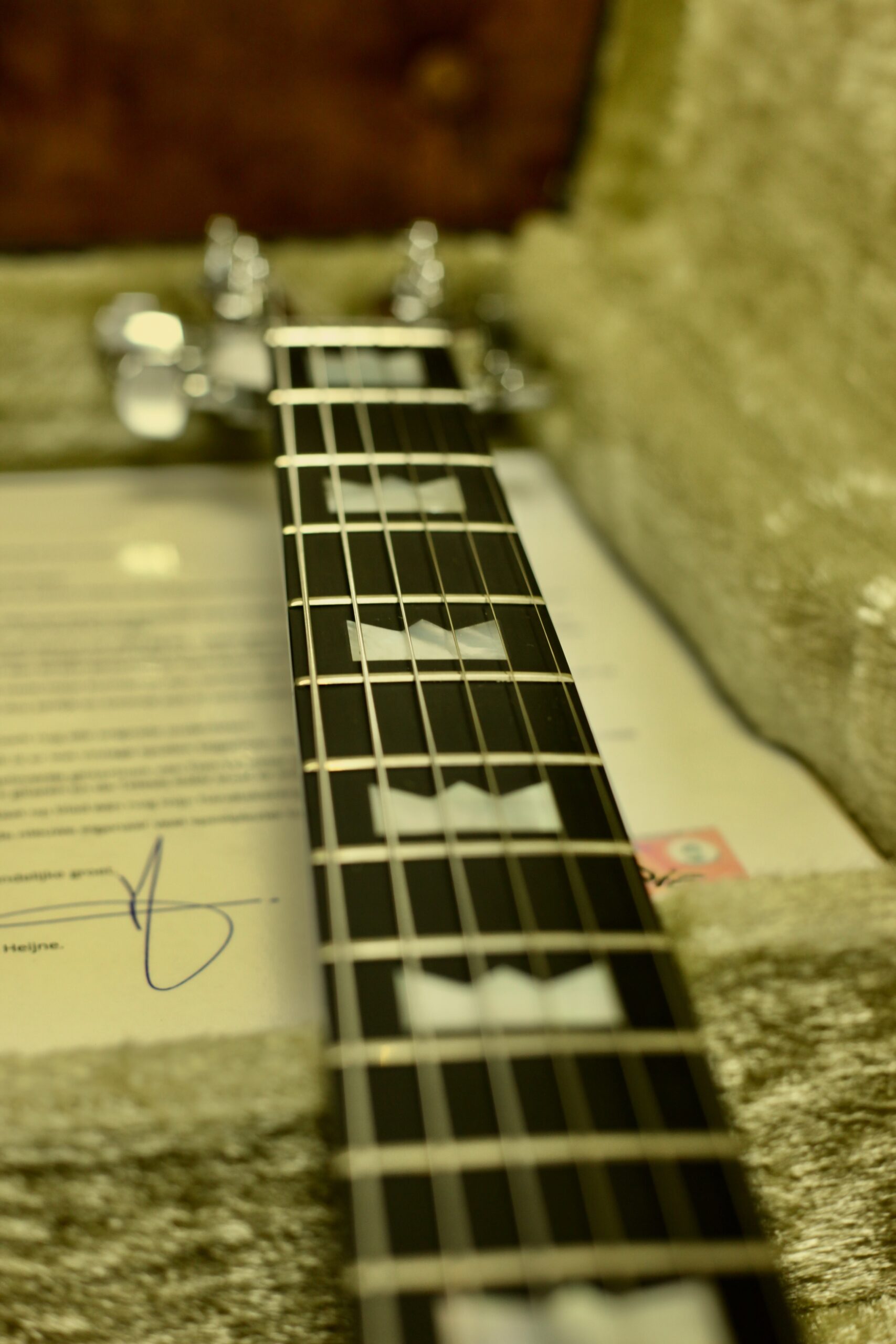 Kramer 650G “Artist” USA (1978) | Walnut Alembic