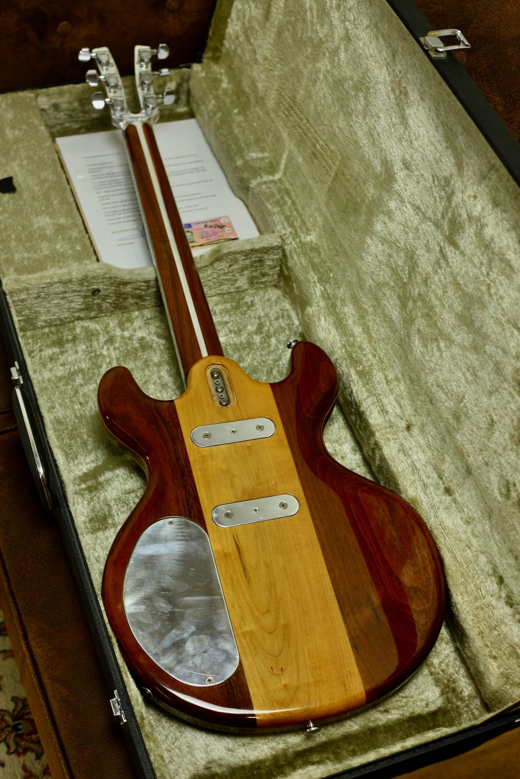 Kramer 650G “Artist” USA (1978) | Walnut Alembic