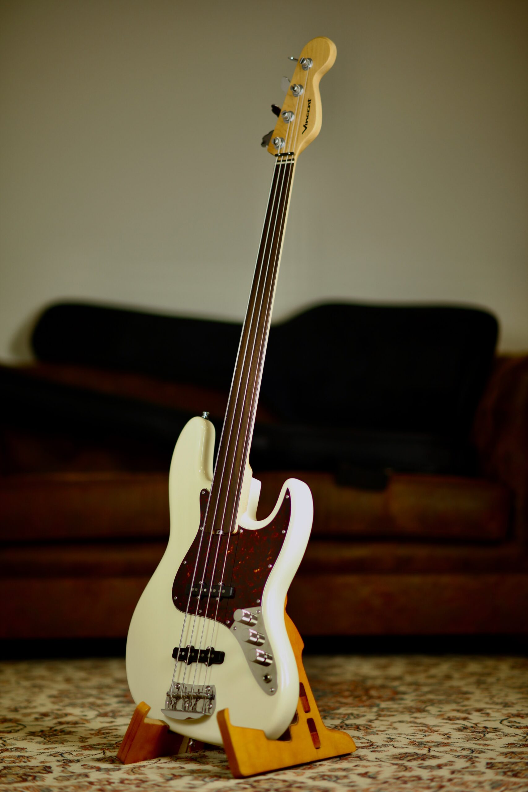 Vincent Metropol 4 Fretless 2021 | White